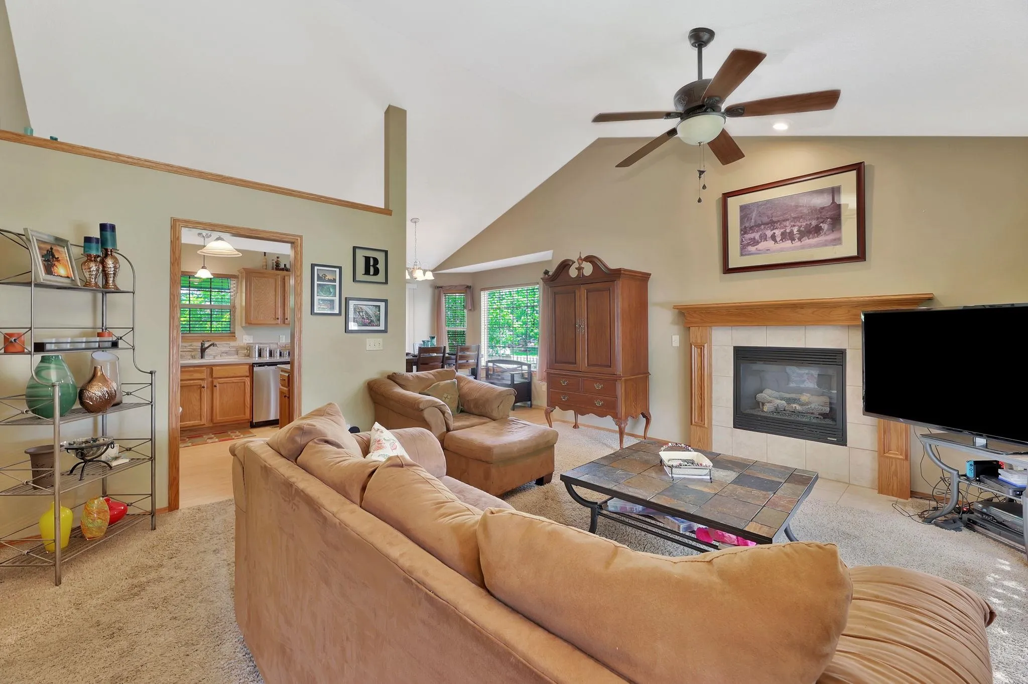 Andover, Kansas 67002, United States, 4 Bedrooms Bedrooms, ,3 BathroomsBathrooms,Residential,Pending,131615