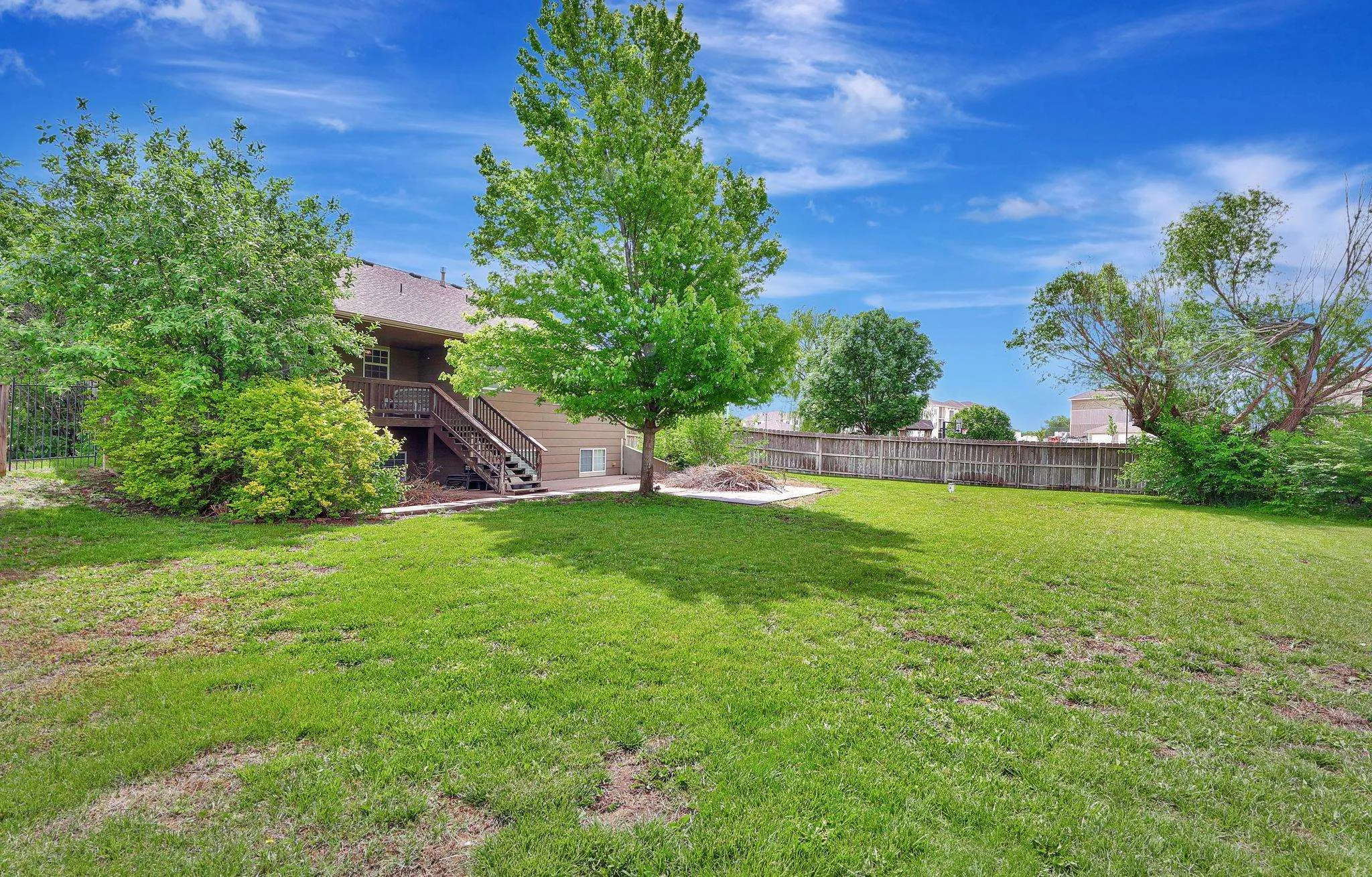 Andover, Kansas 67002, United States, 4 Bedrooms Bedrooms, ,3 BathroomsBathrooms,Residential,Pending,131615