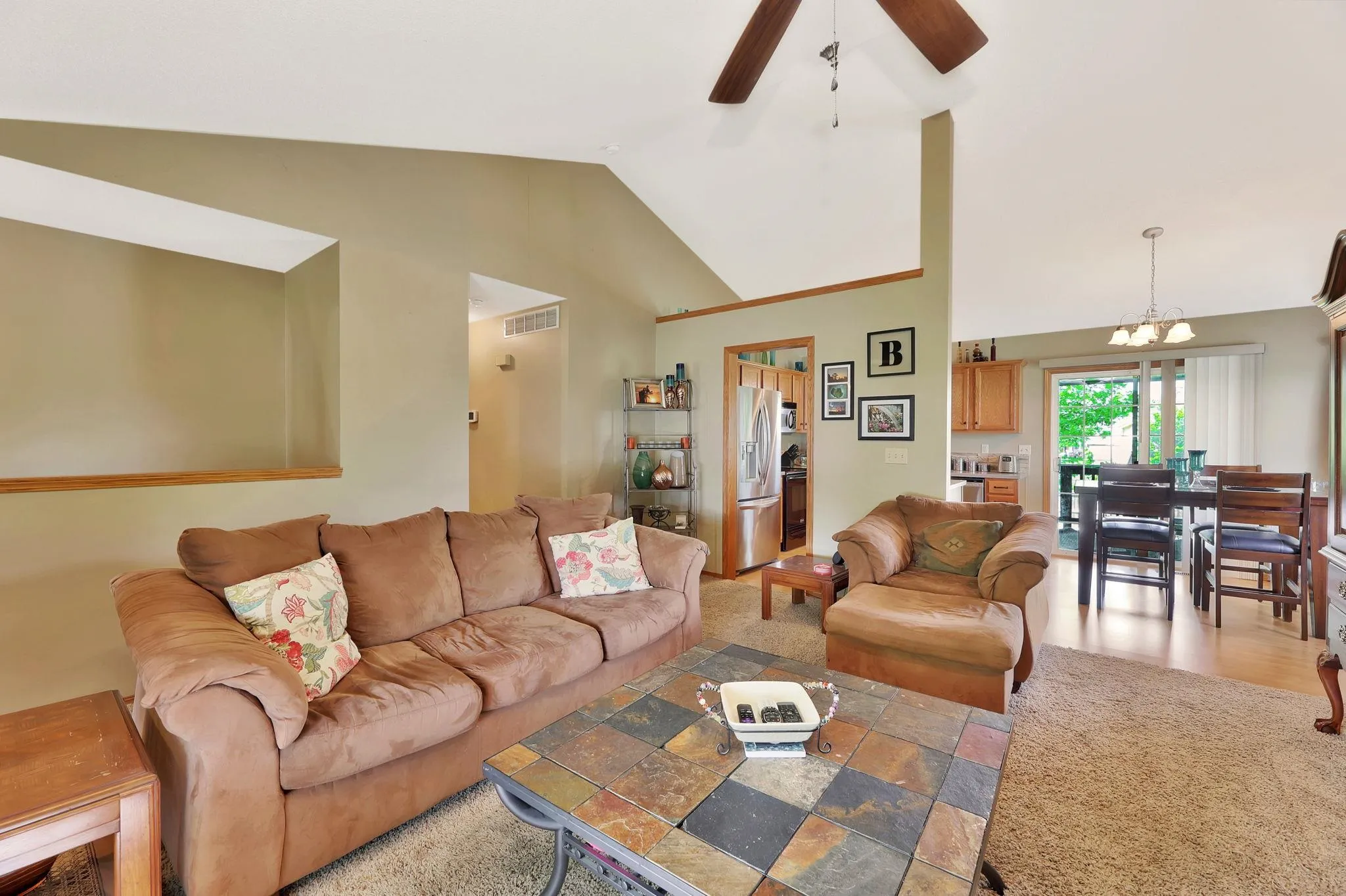 Andover, Kansas 67002, United States, 4 Bedrooms Bedrooms, ,3 BathroomsBathrooms,Residential,Pending,131615