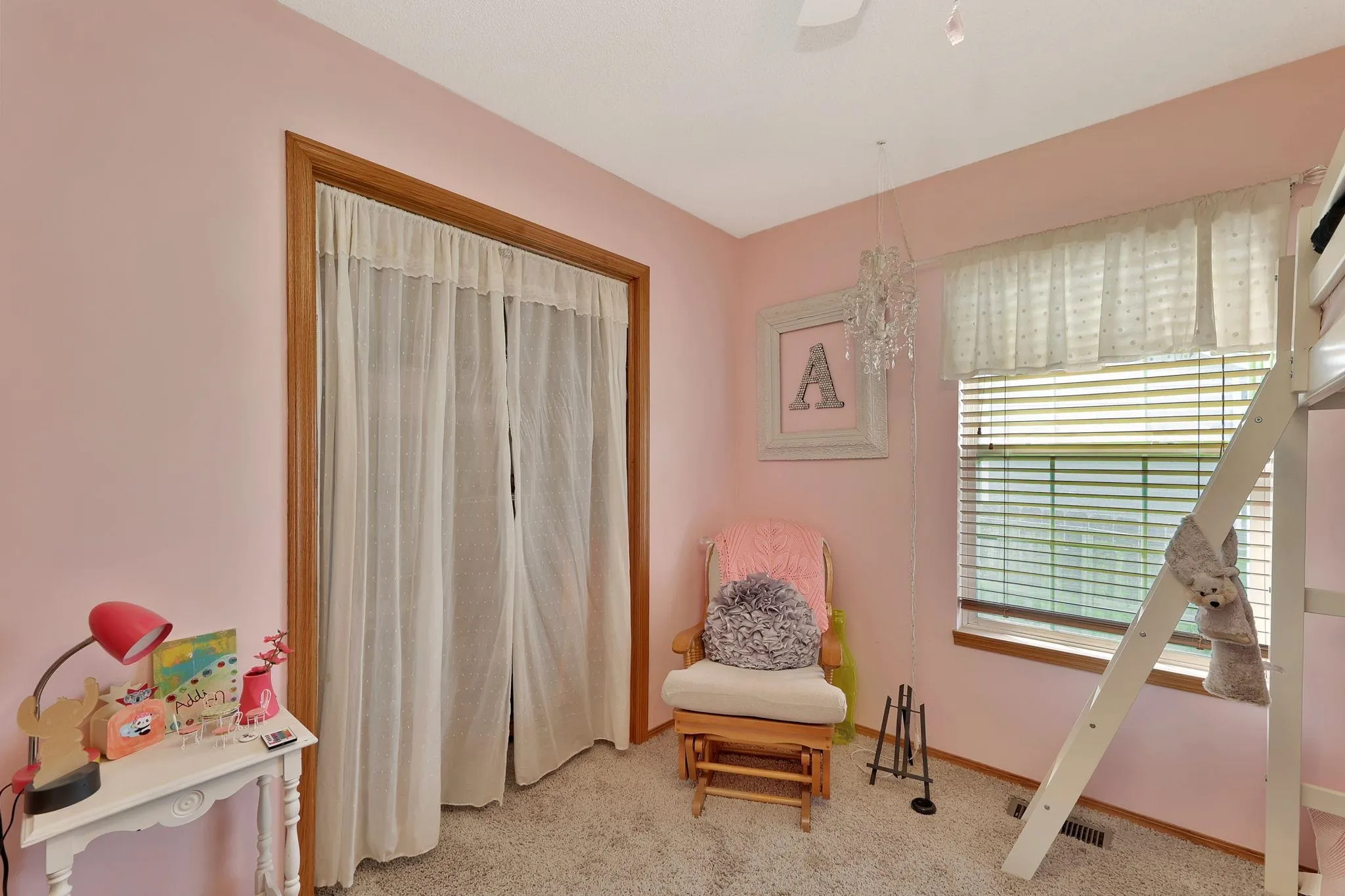 Andover, Kansas 67002, United States, 4 Bedrooms Bedrooms, ,3 BathroomsBathrooms,Residential,Pending,131615