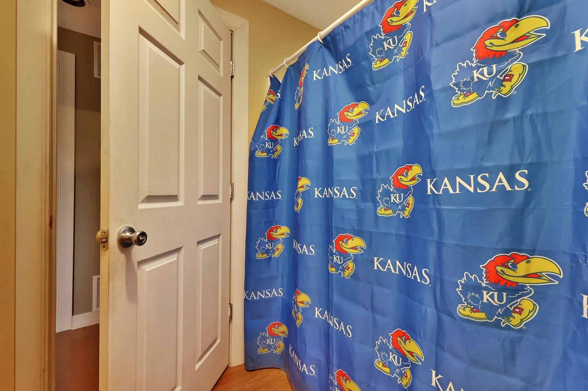 Andover, Kansas 67002, United States, 4 Bedrooms Bedrooms, ,3 BathroomsBathrooms,Residential,Pending,131615