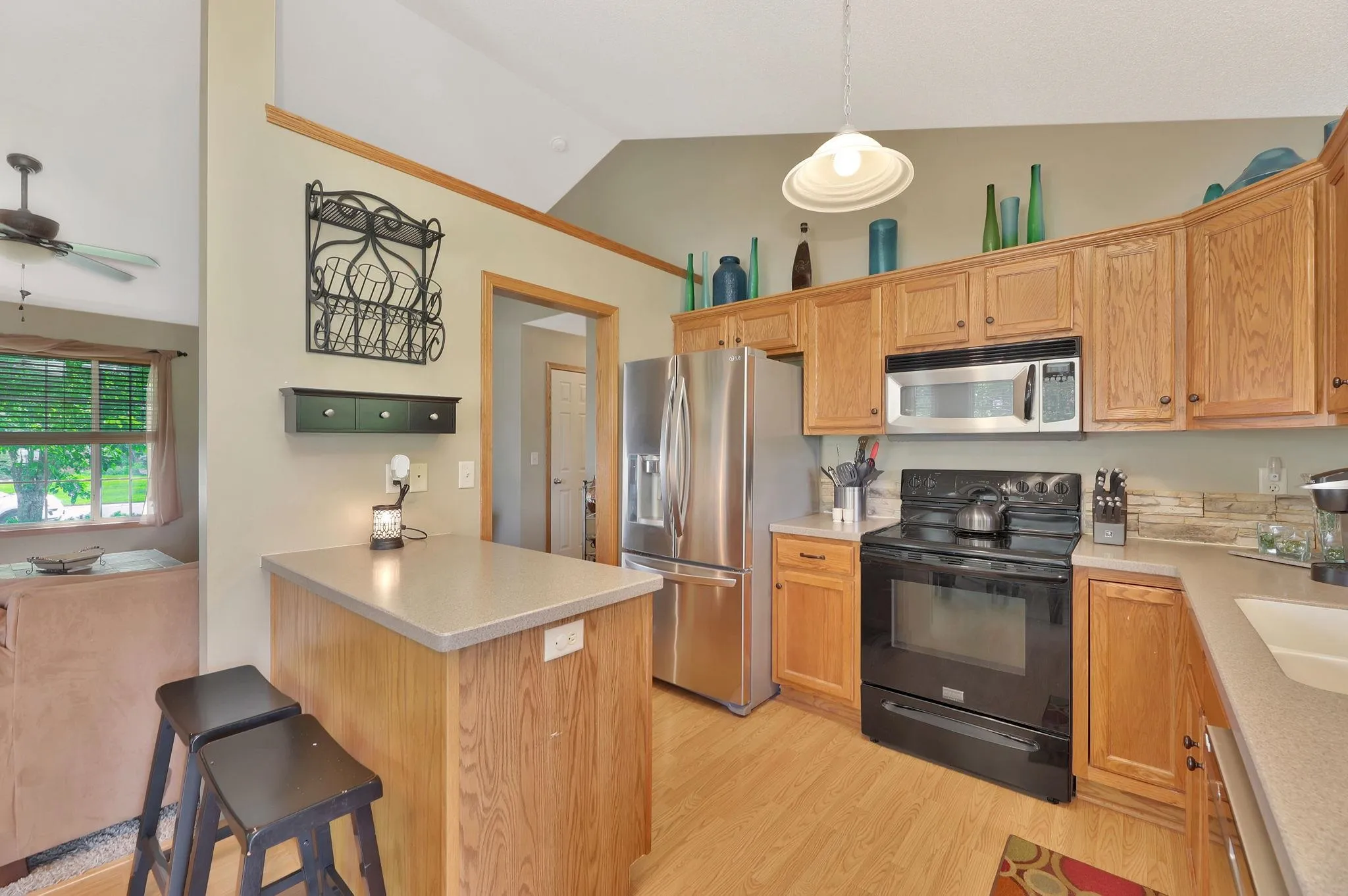 Andover, Kansas 67002, United States, 4 Bedrooms Bedrooms, ,3 BathroomsBathrooms,Residential,Pending,131615