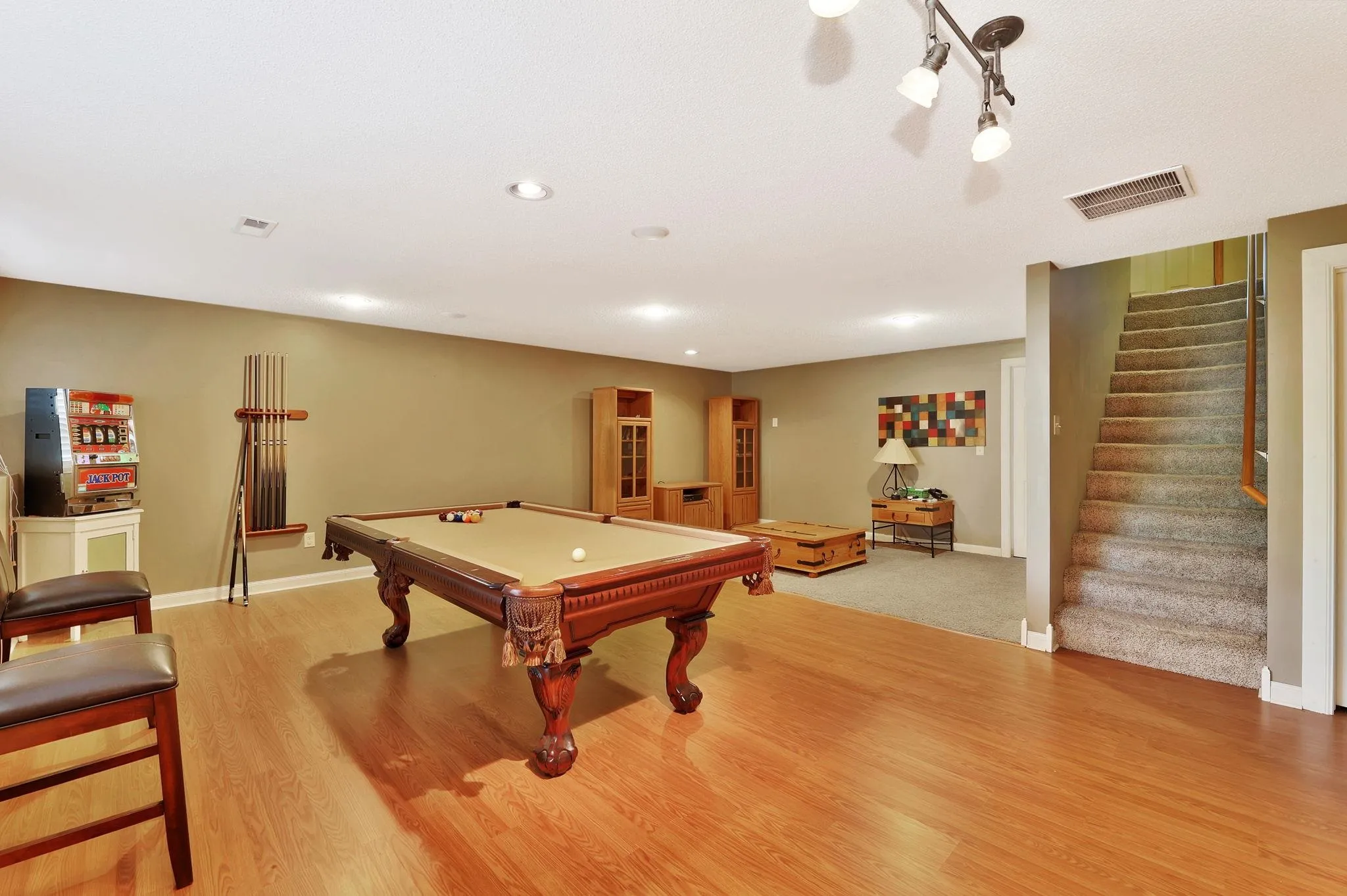 Andover, Kansas 67002, United States, 4 Bedrooms Bedrooms, ,3 BathroomsBathrooms,Residential,Pending,131615