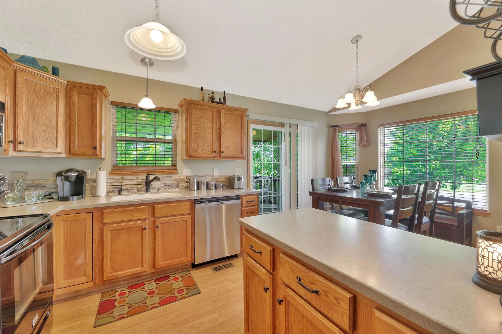 Andover, Kansas 67002, United States, 4 Bedrooms Bedrooms, ,3 BathroomsBathrooms,Residential,Pending,131615