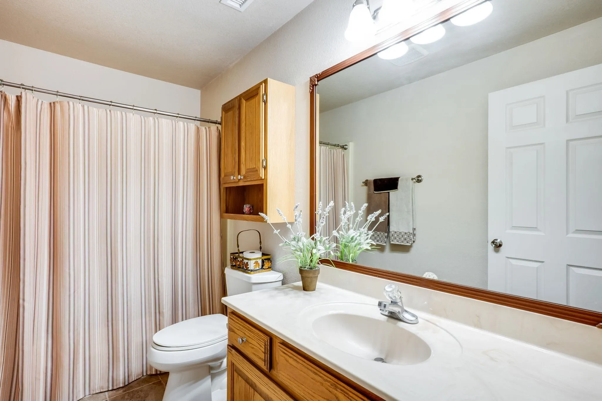 Derby, Kansas 67037, United States, 5 Bedrooms Bedrooms, ,3 BathroomsBathrooms,Residential,Active,221115