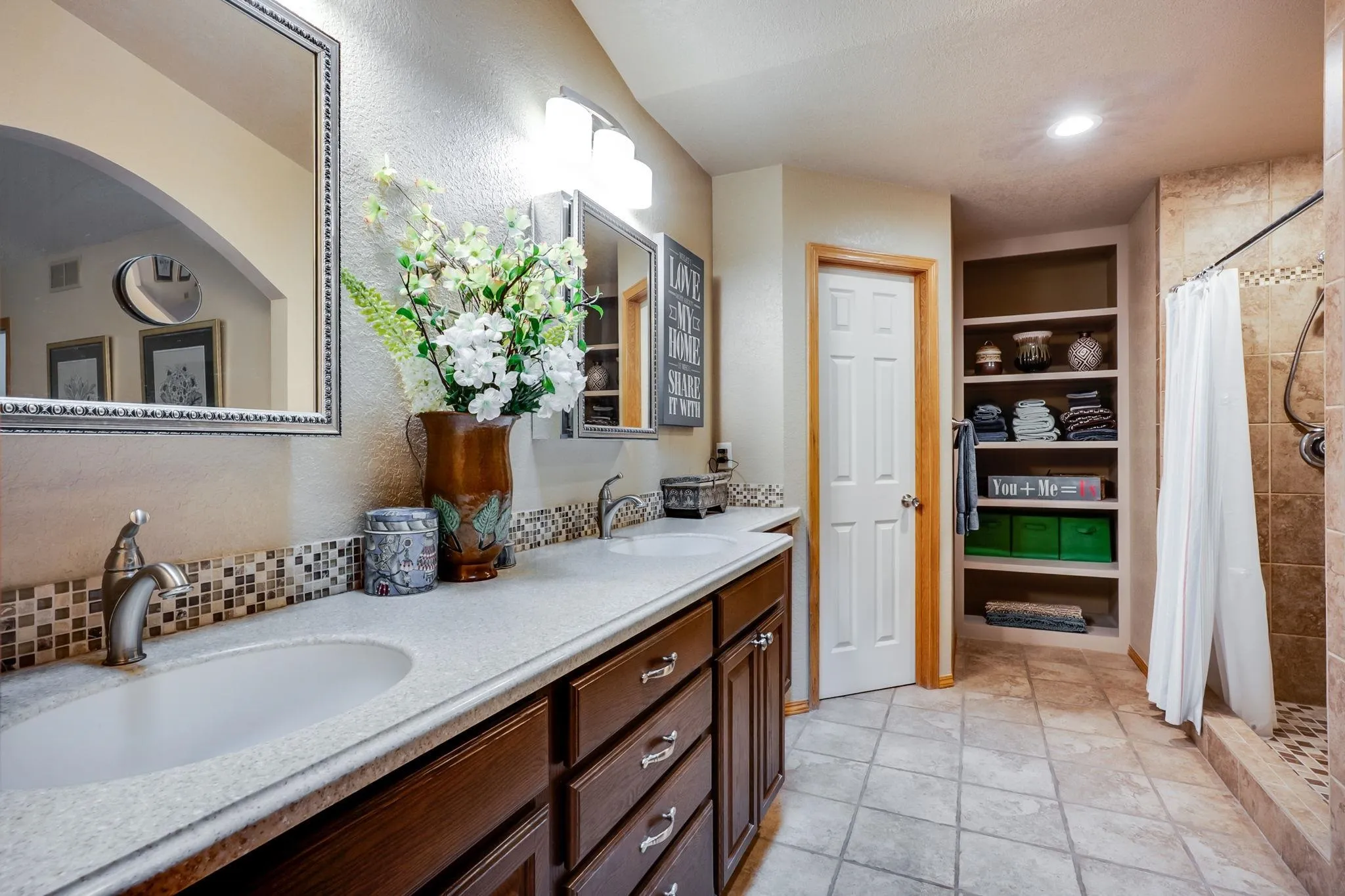 Derby, Kansas 67037, United States, 5 Bedrooms Bedrooms, ,3 BathroomsBathrooms,Residential,Active,221115