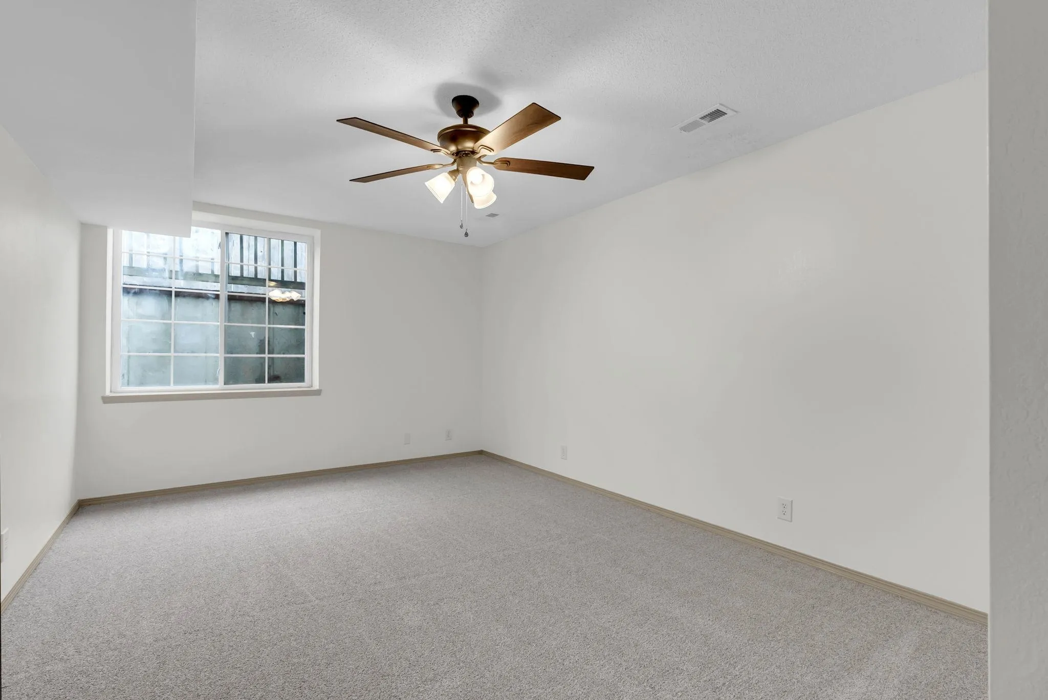 Wichita, Kansas 67207, United States, 4 Bedrooms Bedrooms, ,3 BathroomsBathrooms,Residential,Active,165393