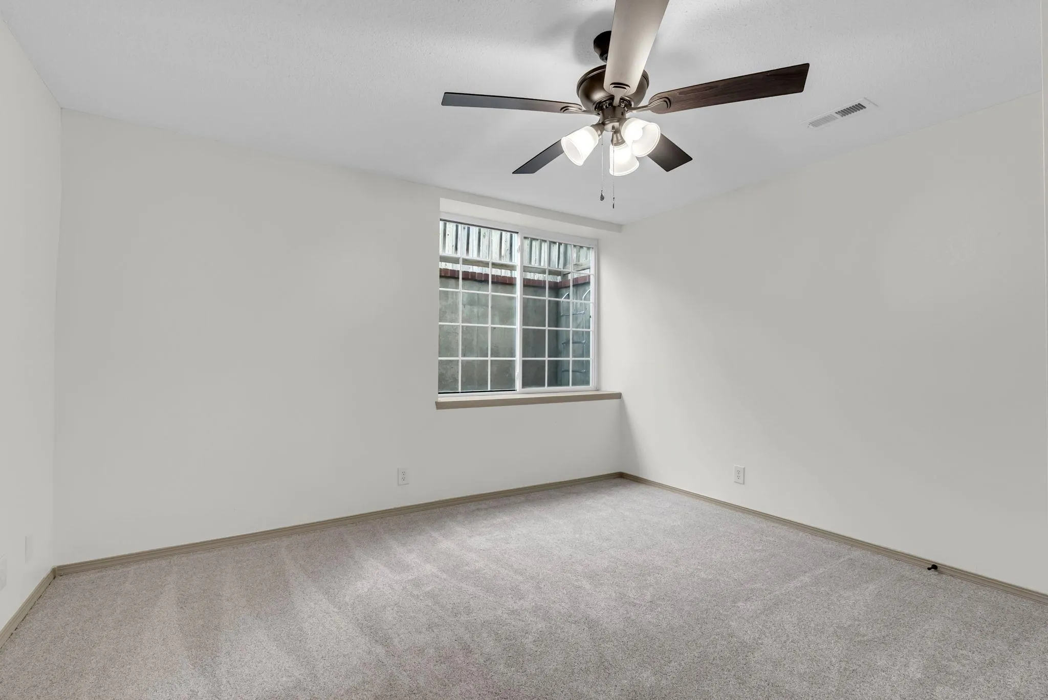 Wichita, Kansas 67207, United States, 4 Bedrooms Bedrooms, ,3 BathroomsBathrooms,Residential,Active,165393