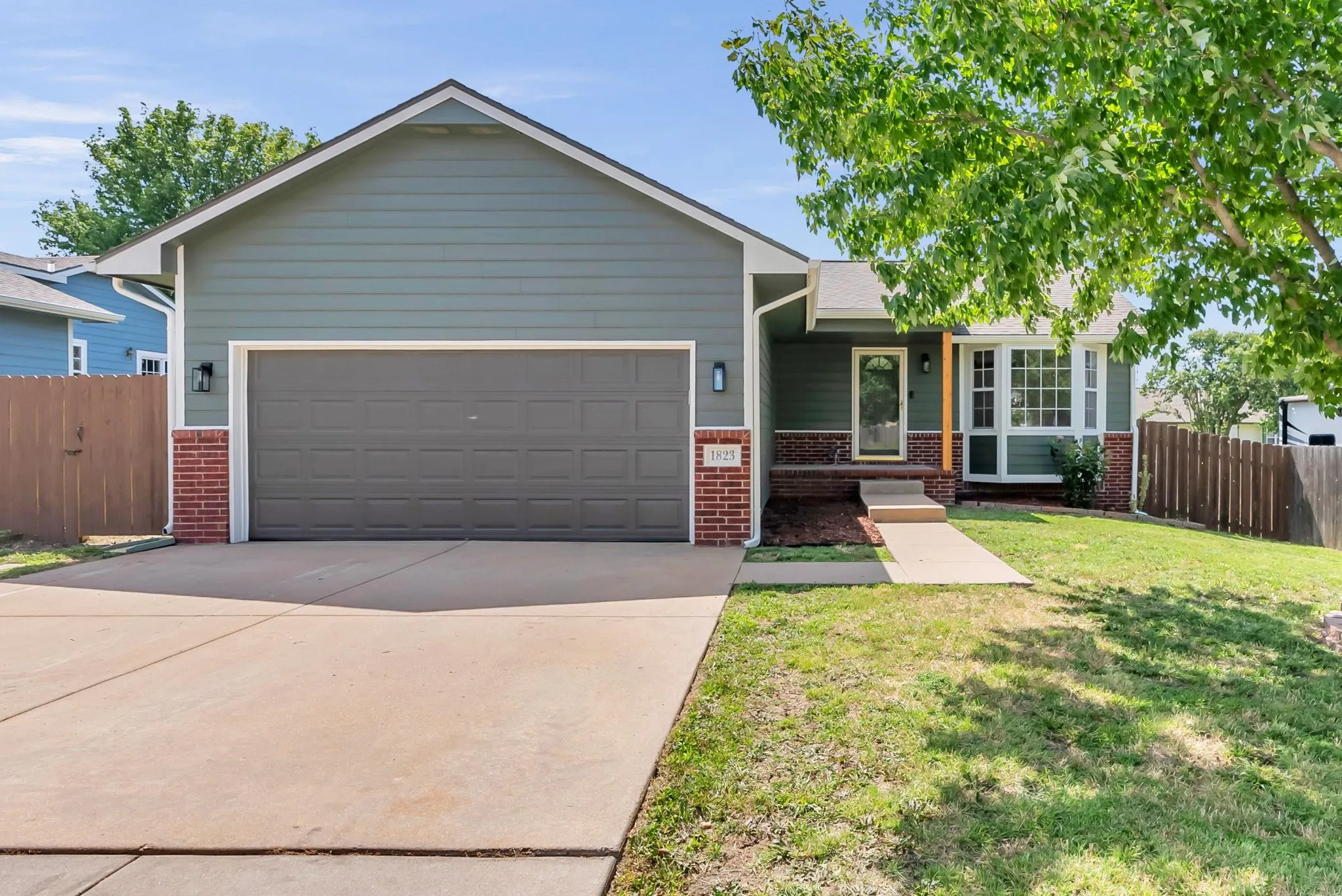 Wichita, Kansas 67207, United States, 4 Bedrooms Bedrooms, ,3 BathroomsBathrooms,Residential,Active,165393