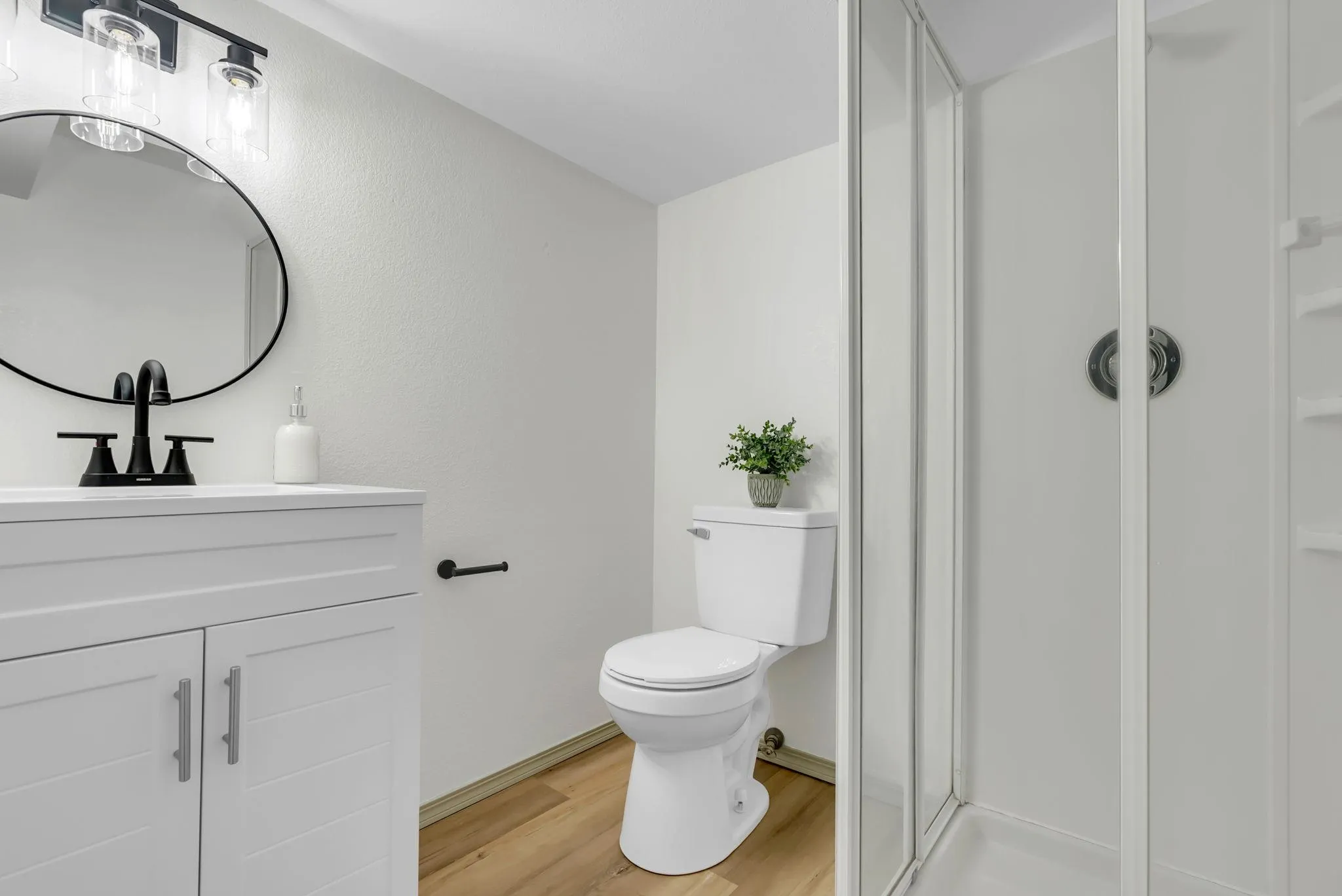 Wichita, Kansas 67207, United States, 4 Bedrooms Bedrooms, ,3 BathroomsBathrooms,Residential,Active,165393