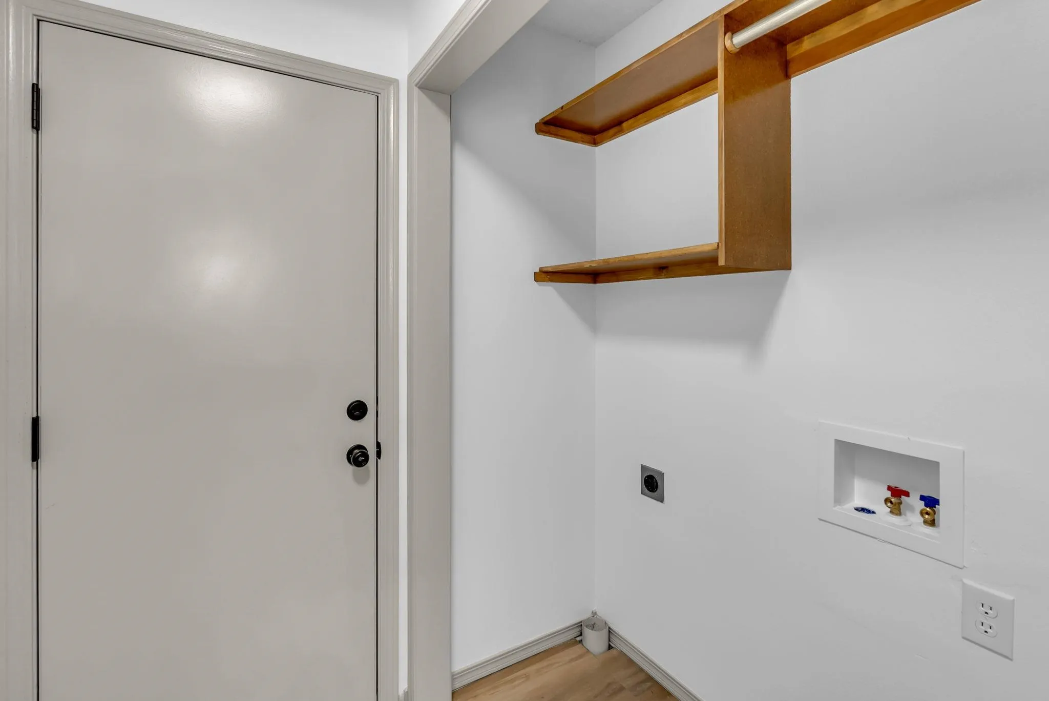 Wichita, Kansas 67207, United States, 4 Bedrooms Bedrooms, ,3 BathroomsBathrooms,Residential,Active,165393