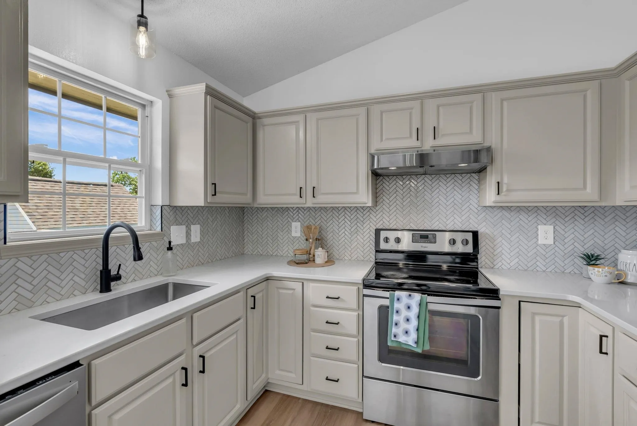 Wichita, Kansas 67207, United States, 4 Bedrooms Bedrooms, ,3 BathroomsBathrooms,Residential,Active,165393