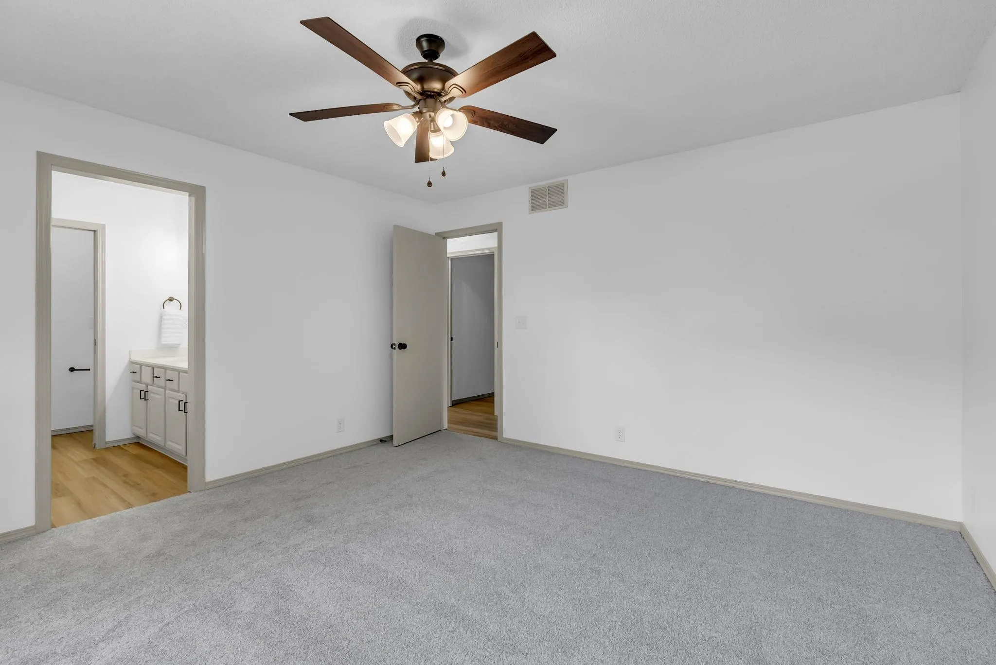 Wichita, Kansas 67207, United States, 4 Bedrooms Bedrooms, ,3 BathroomsBathrooms,Residential,Active,165393