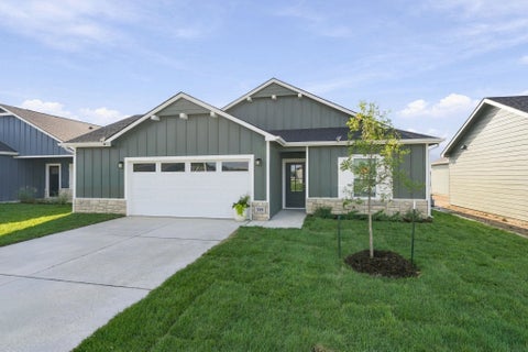 Homes For Sale - 319 N Woodstone St<br/> Derby, KS 67037