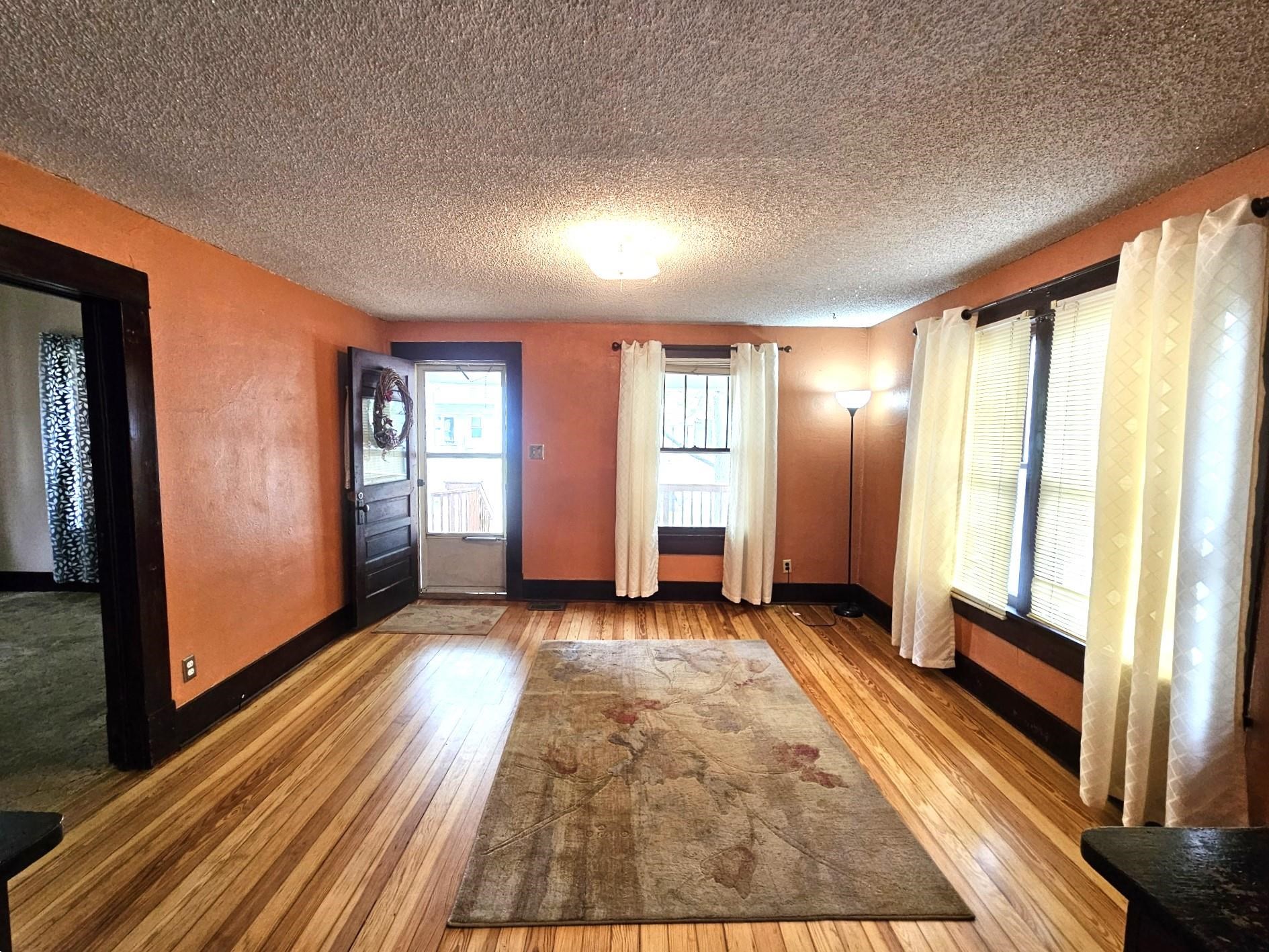 1006 E 12th Ave, Winfield, Kansas image 2