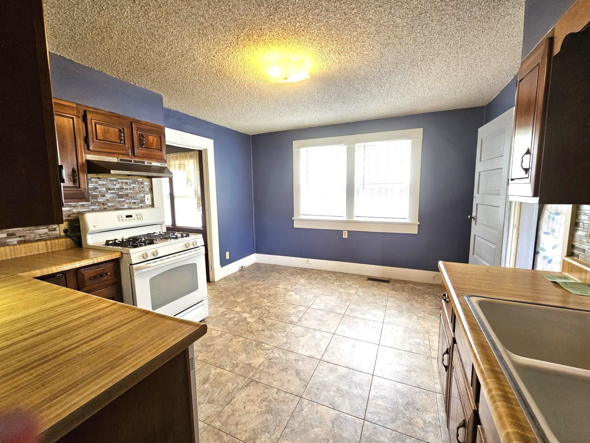 1006 E 12th Ave, Winfield, Kansas image 7