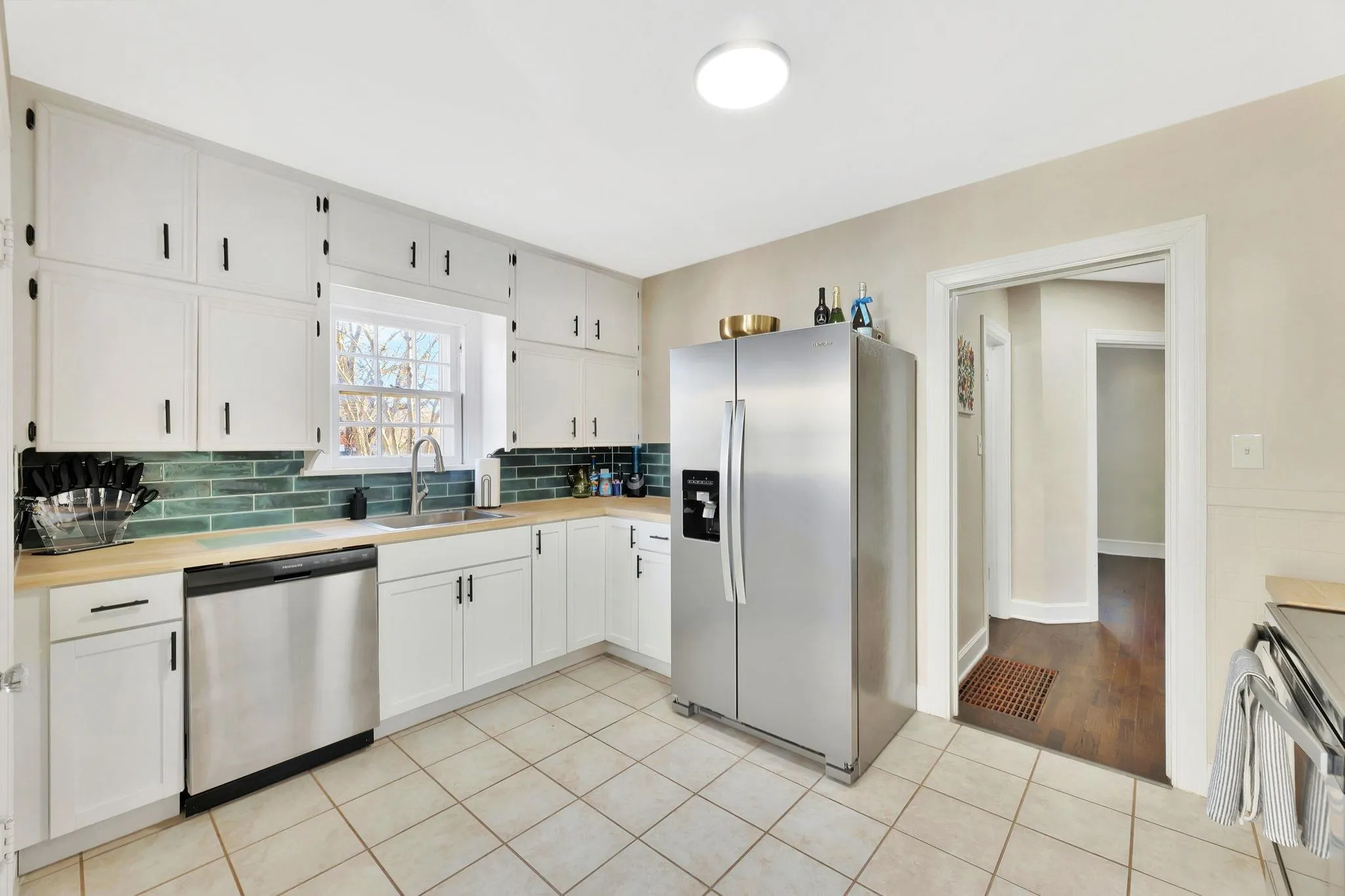 Wichita, Kansas 67211, United States, 3 Bedrooms Bedrooms, ,2 BathroomsBathrooms,Residential,Active,254854