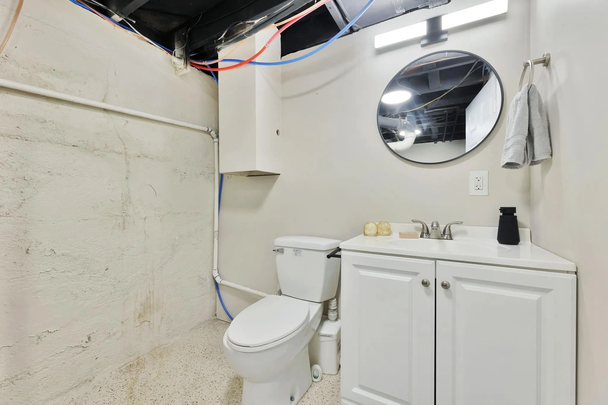 Wichita, Kansas 67211, United States, 3 Bedrooms Bedrooms, ,2 BathroomsBathrooms,Residential,Active,254854