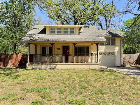 Condo For Sale - 422 W 23rd Ave<br/> Hutchinson, KS 67502