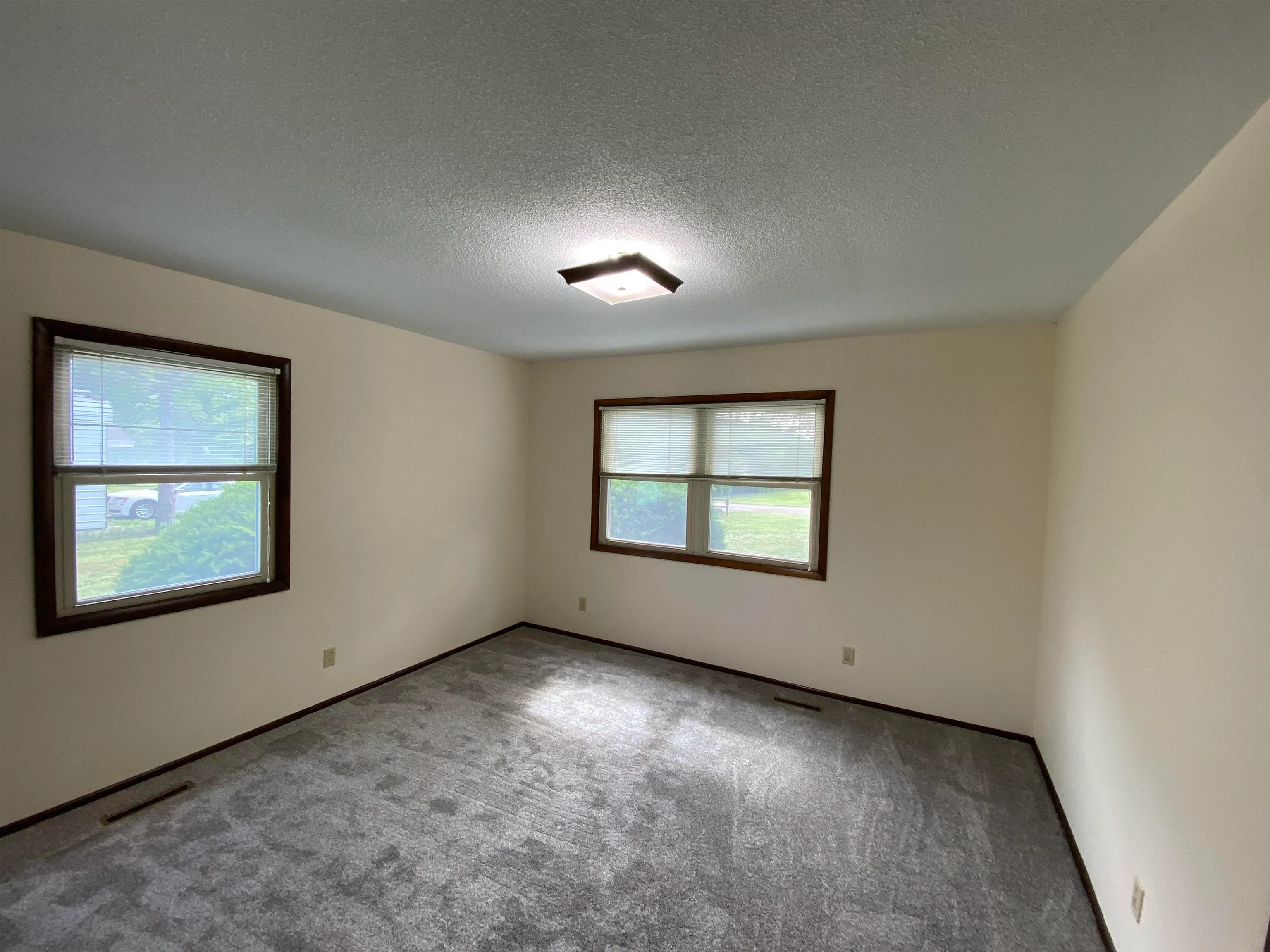 Winfield, Kansas 67156, United States, 3 Bedrooms Bedrooms, ,2 BathroomsBathrooms,Residential,Active,143280