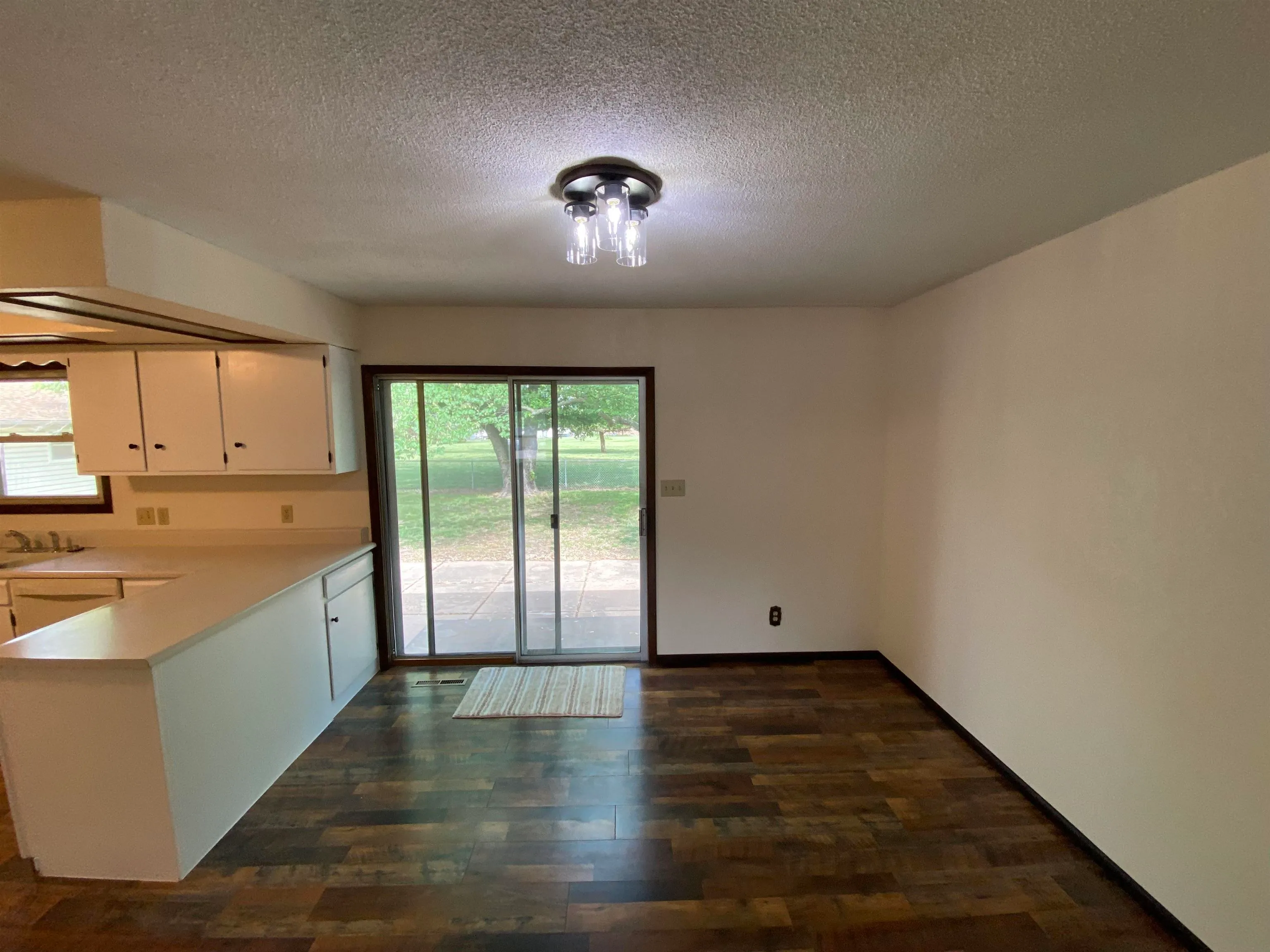 Winfield, Kansas 67156, United States, 3 Bedrooms Bedrooms, ,2 BathroomsBathrooms,Residential,Active,143280