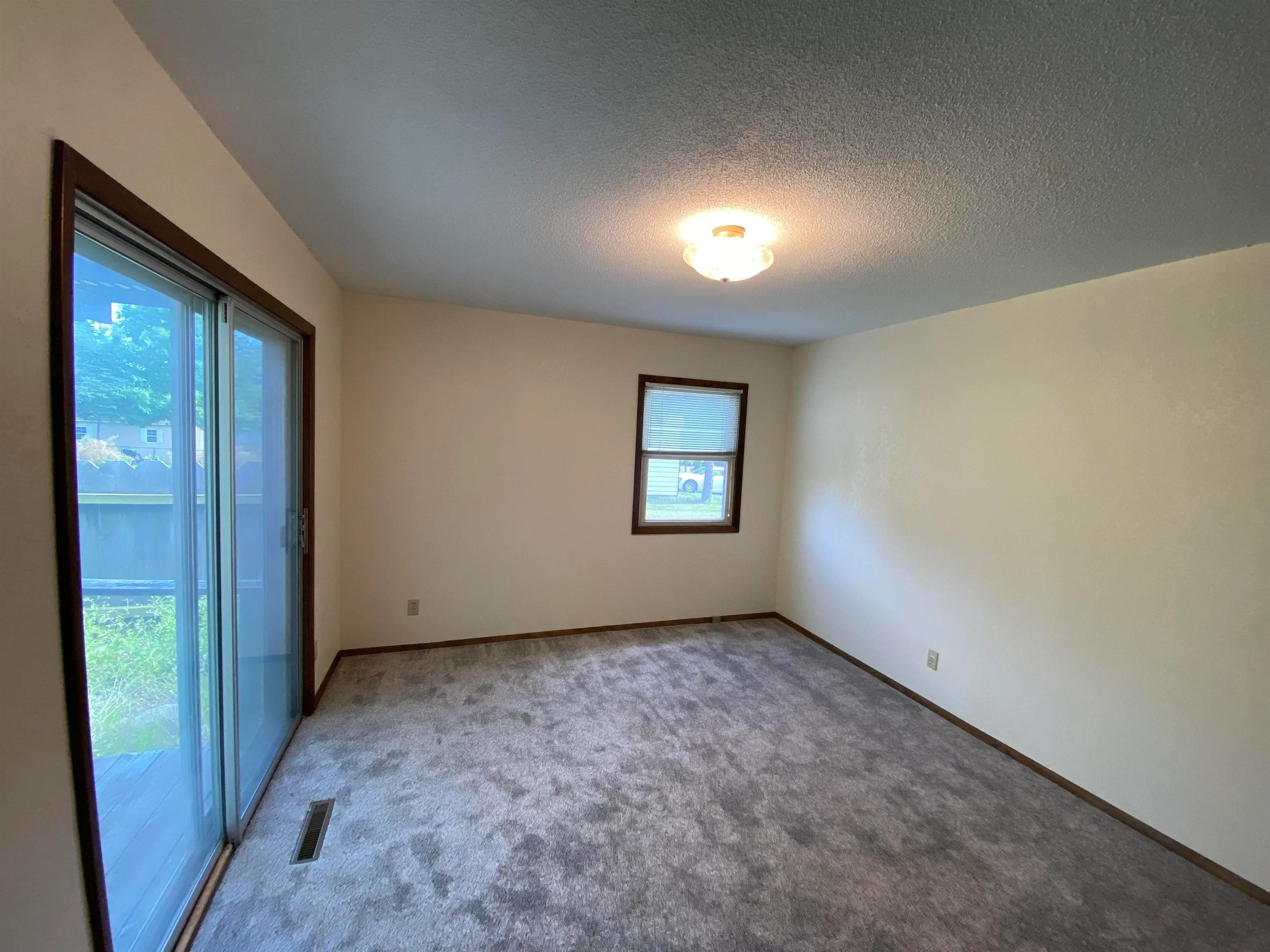 Winfield, Kansas 67156, United States, 3 Bedrooms Bedrooms, ,2 BathroomsBathrooms,Residential,Active,143280