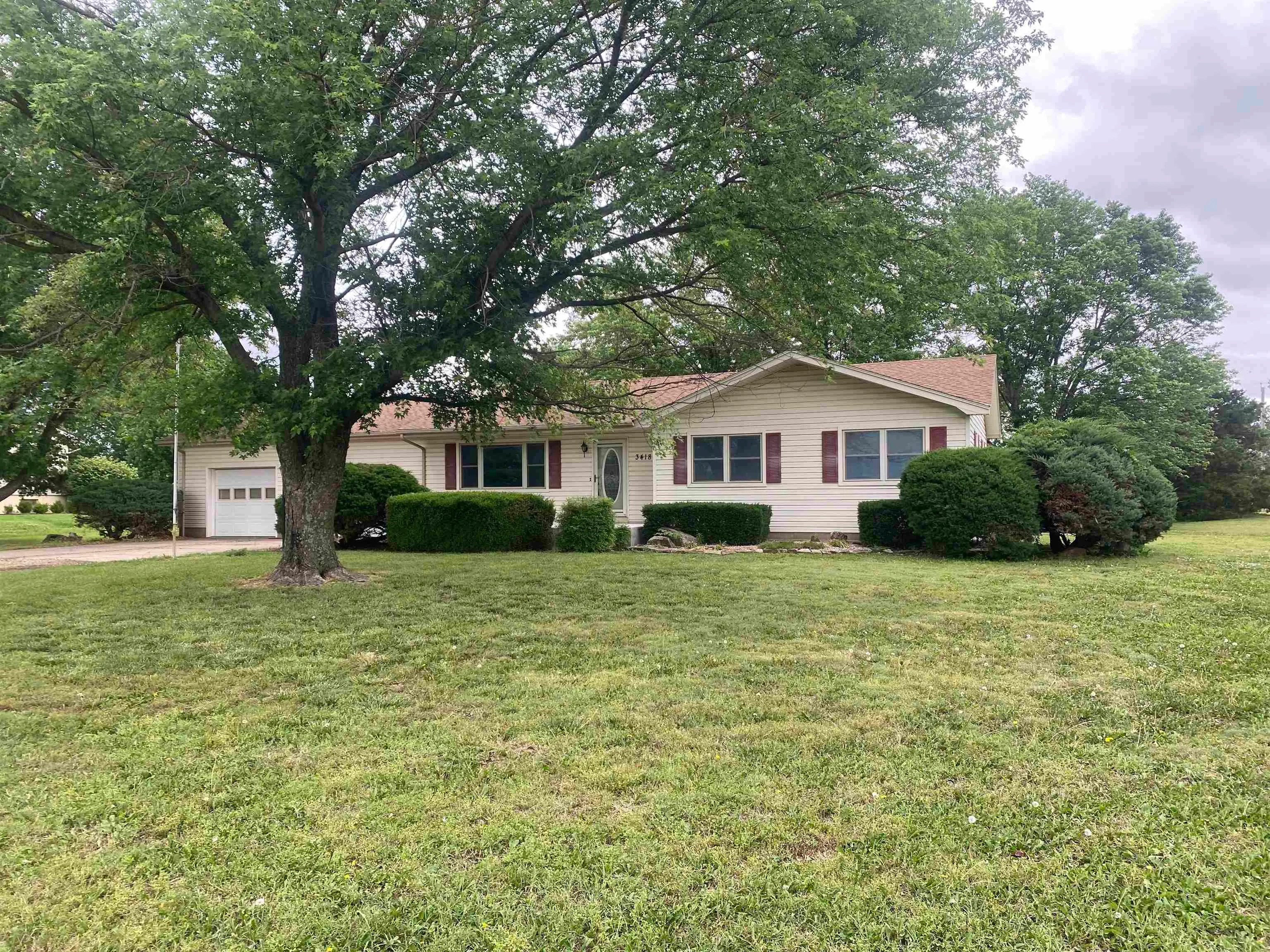 Winfield, Kansas 67156, United States, 3 Bedrooms Bedrooms, ,2 BathroomsBathrooms,Residential,Active,143280