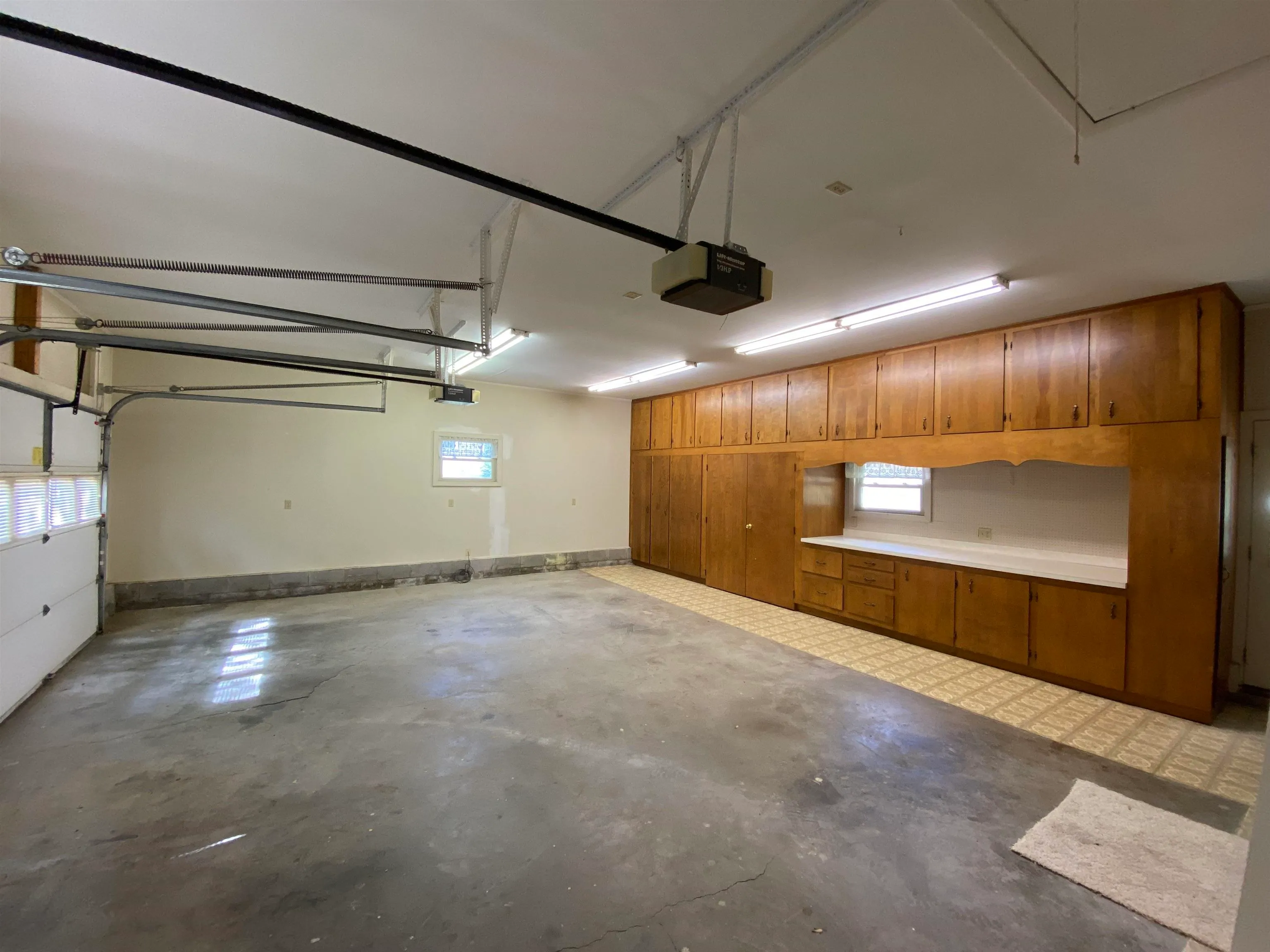 Winfield, Kansas 67156, United States, 3 Bedrooms Bedrooms, ,2 BathroomsBathrooms,Residential,Active,143280