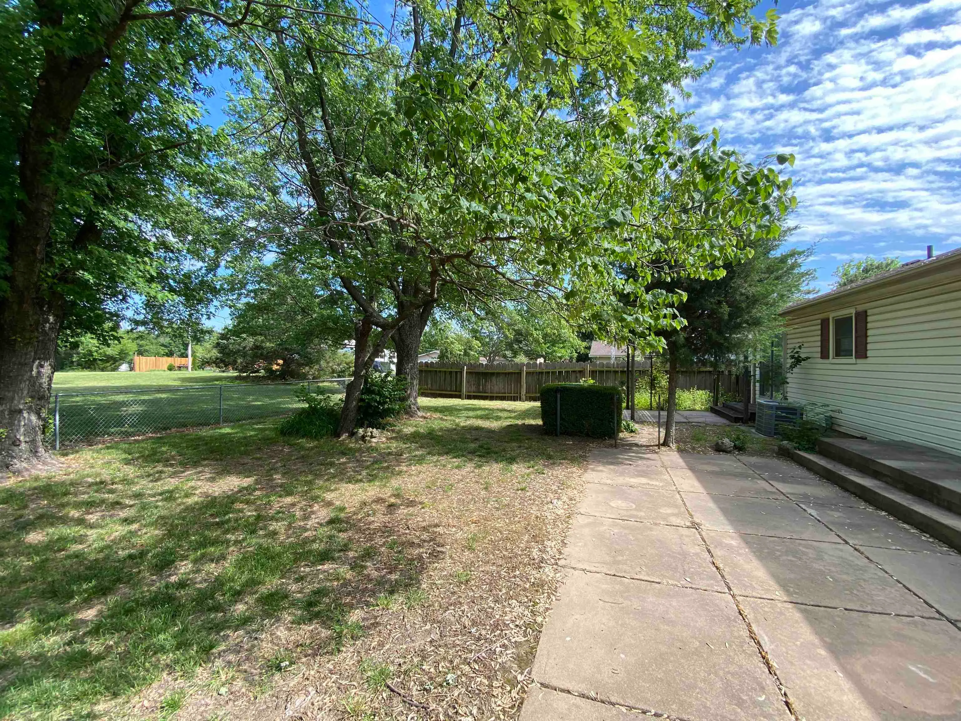 Winfield, Kansas 67156, United States, 3 Bedrooms Bedrooms, ,2 BathroomsBathrooms,Residential,Active,143280