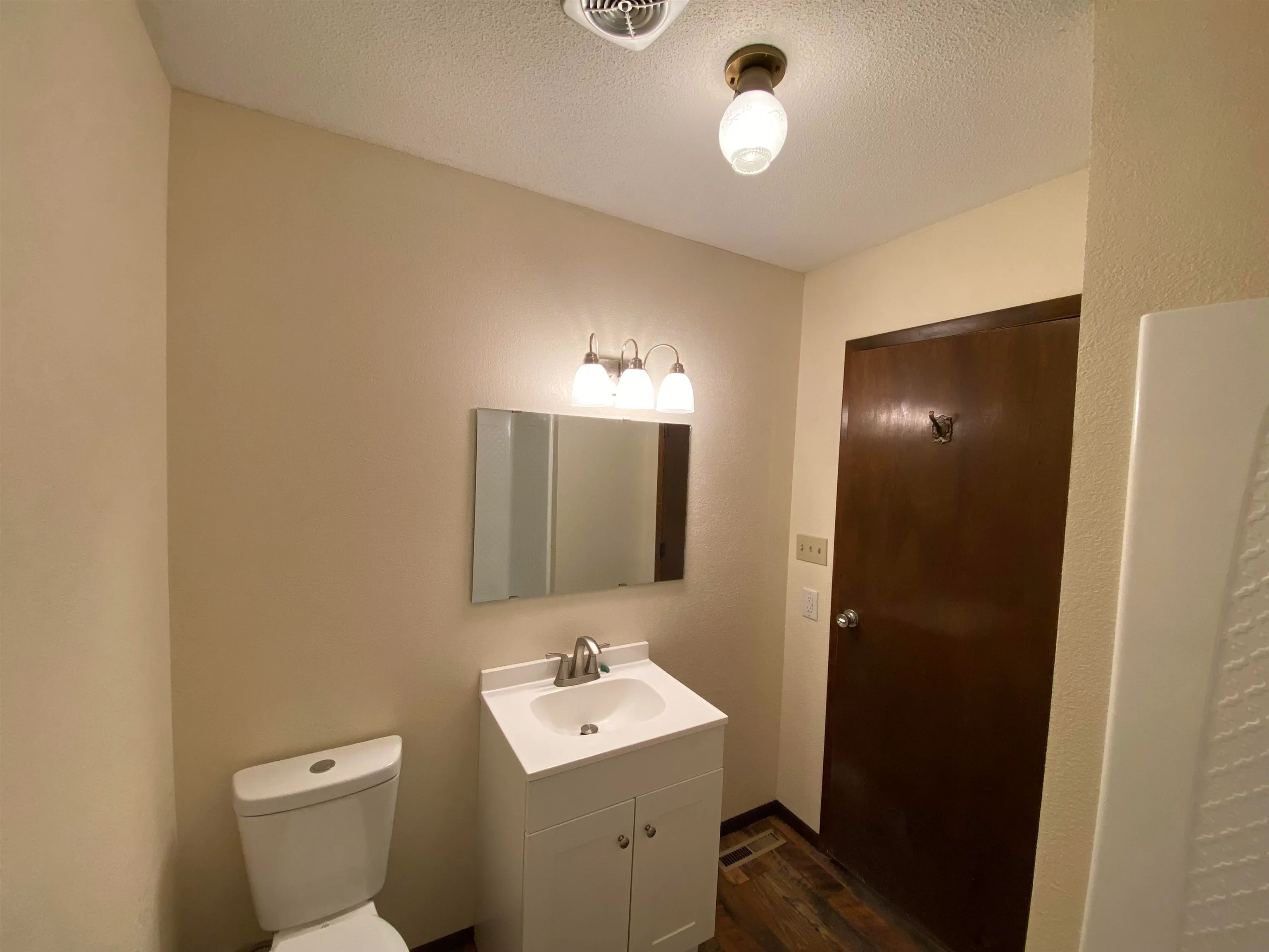 Winfield, Kansas 67156, United States, 3 Bedrooms Bedrooms, ,2 BathroomsBathrooms,Residential,Active,143280