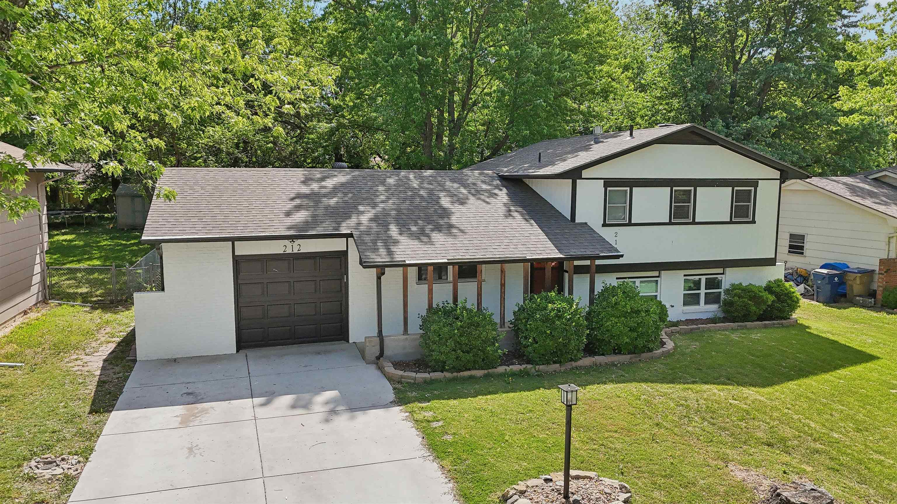 212 S Lauber Ln, Derby, Kansas image 1