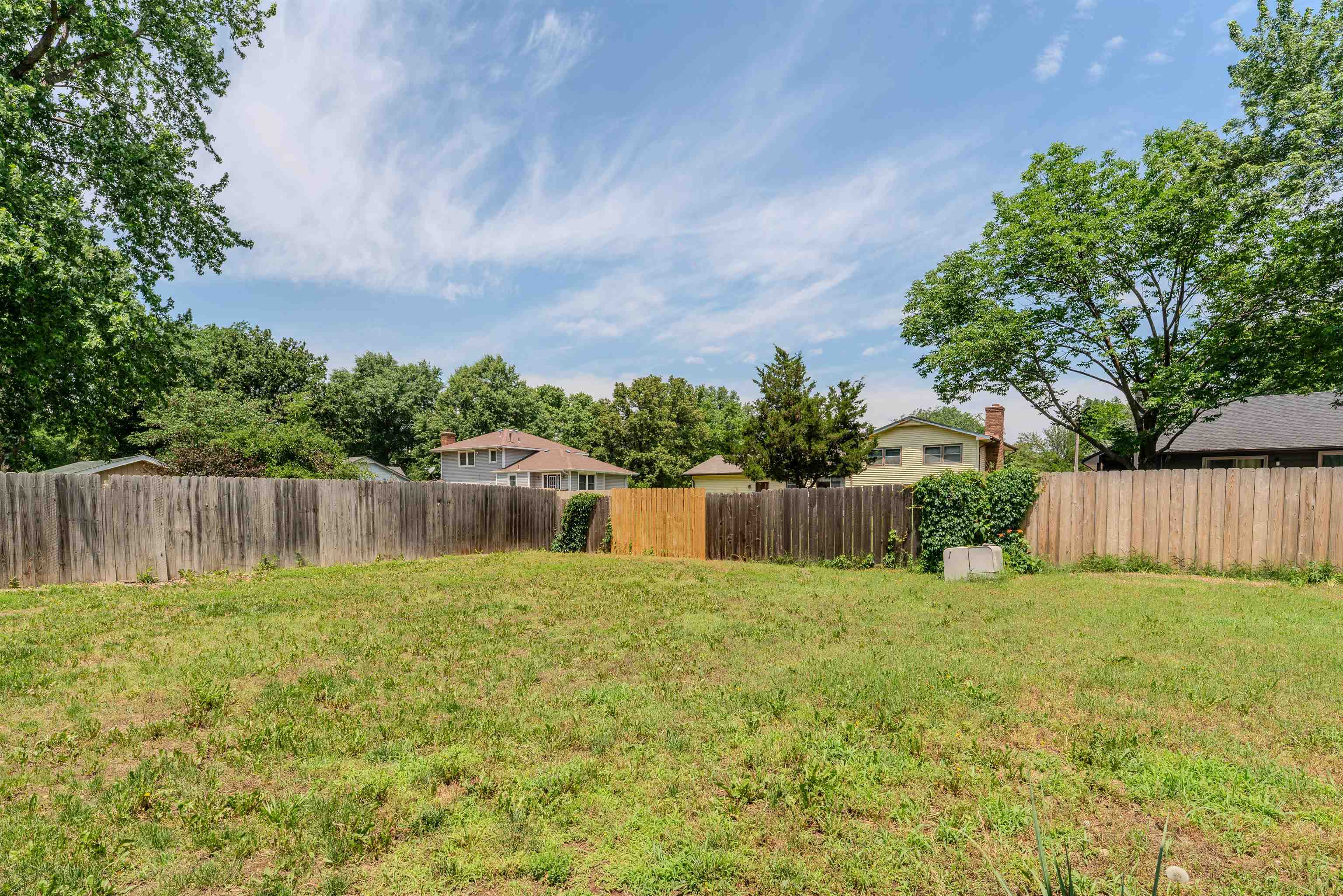 1600 E Carolyn St, Derby, Kansas image 32