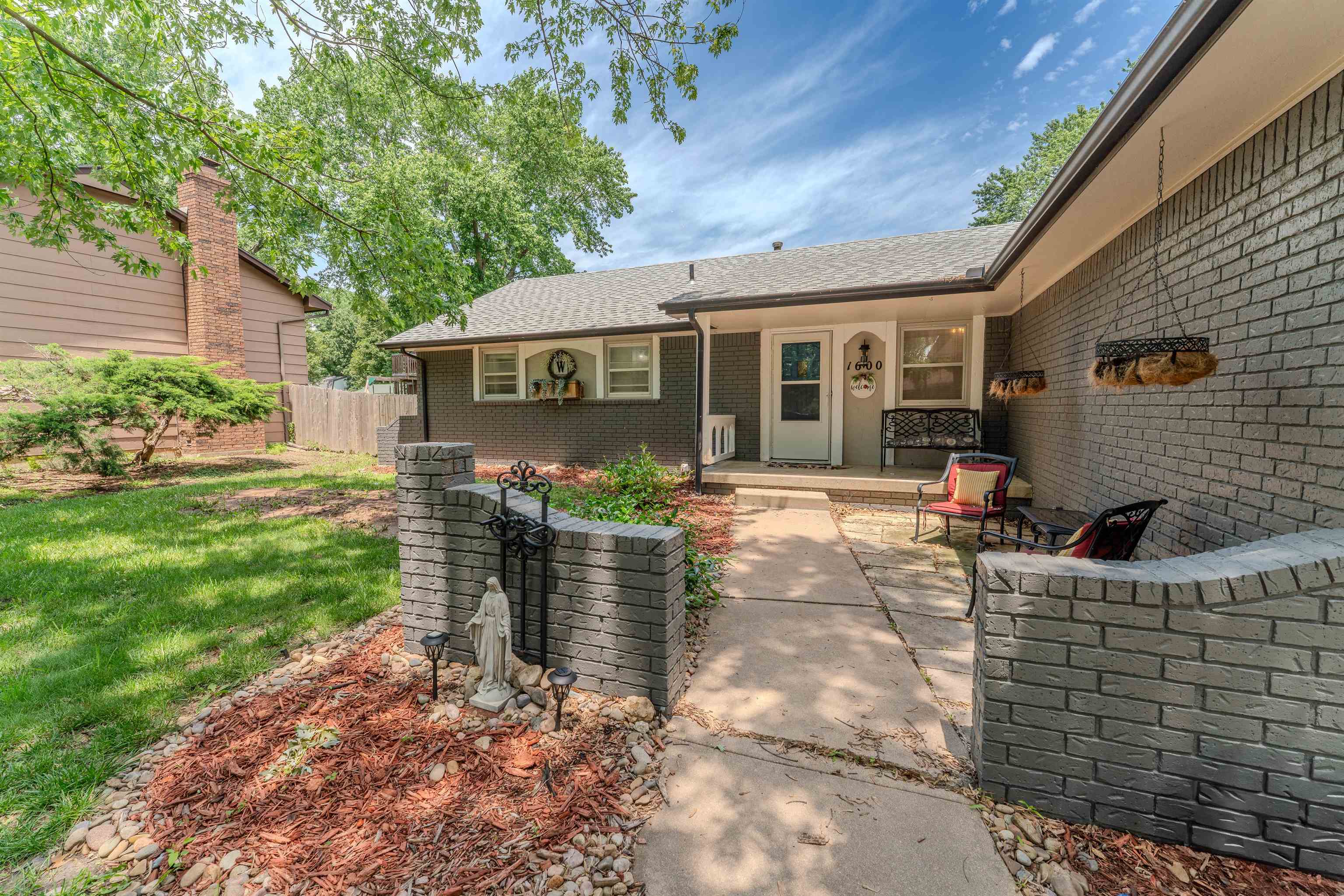 1600 E Carolyn St, Derby, Kansas image 2