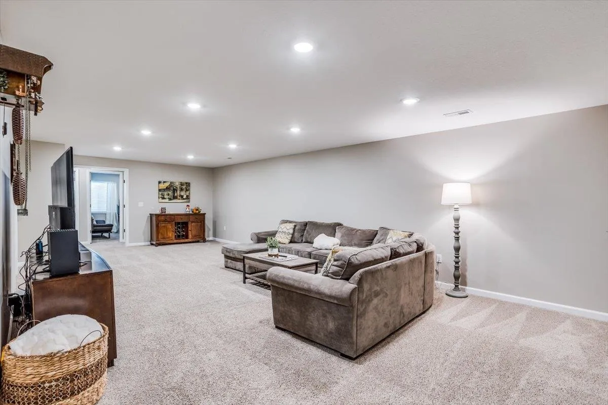 Derby, Kansas 67037, United States, 5 Bedrooms Bedrooms, ,3 BathroomsBathrooms,Residential,Pending,28830