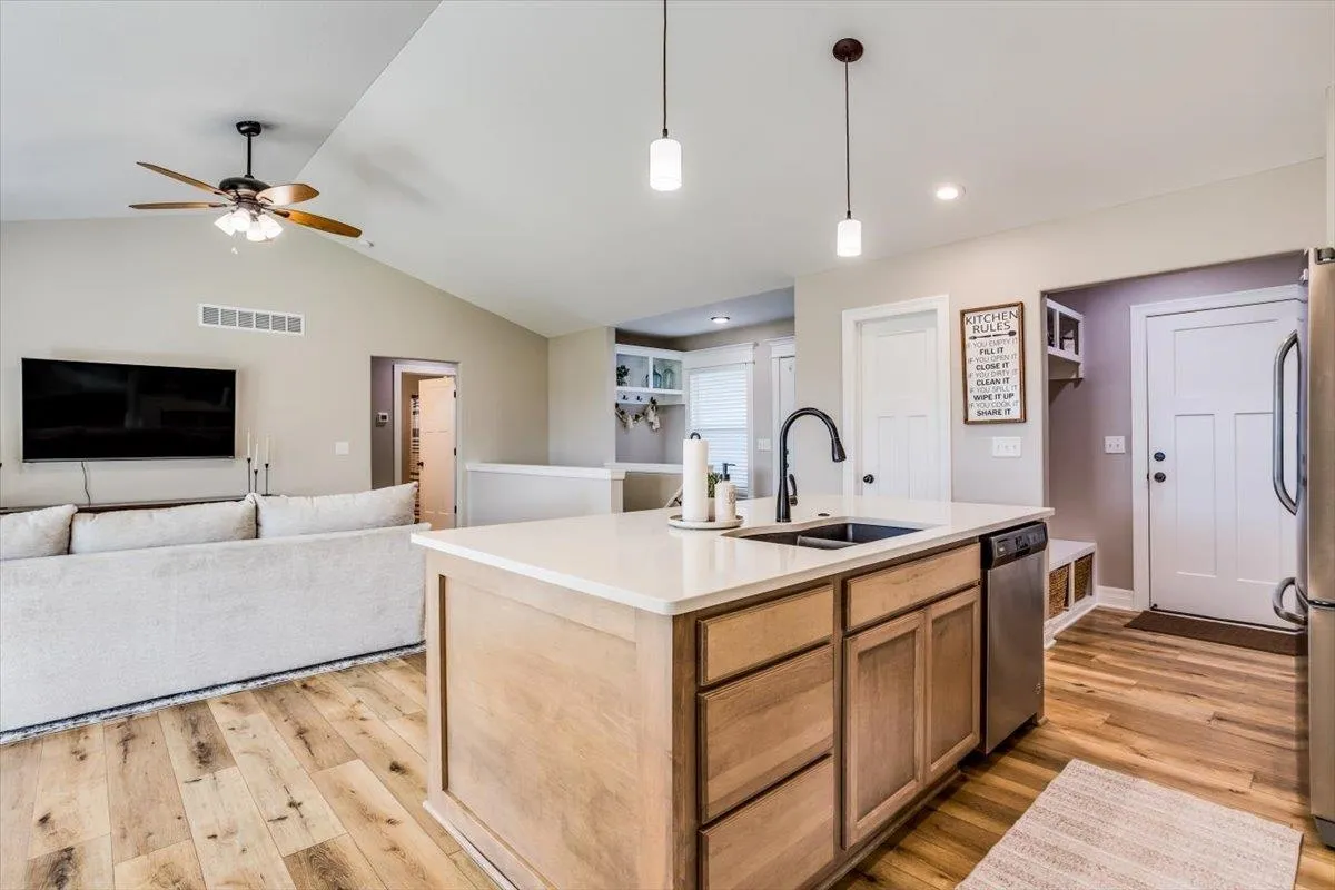 Derby, Kansas 67037, United States, 5 Bedrooms Bedrooms, ,3 BathroomsBathrooms,Residential,Pending,28830