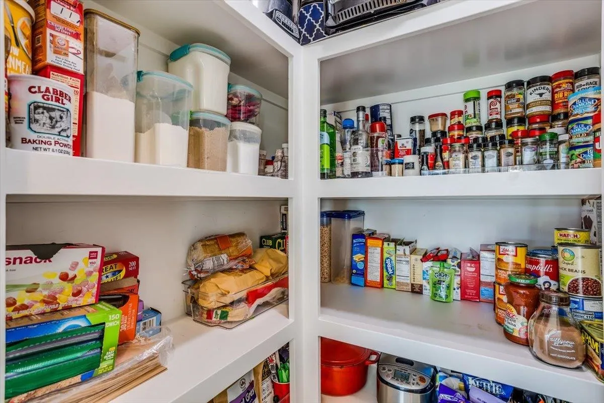 Derby, Kansas 67037, United States, 5 Bedrooms Bedrooms, ,3 BathroomsBathrooms,Residential,Pending,28830