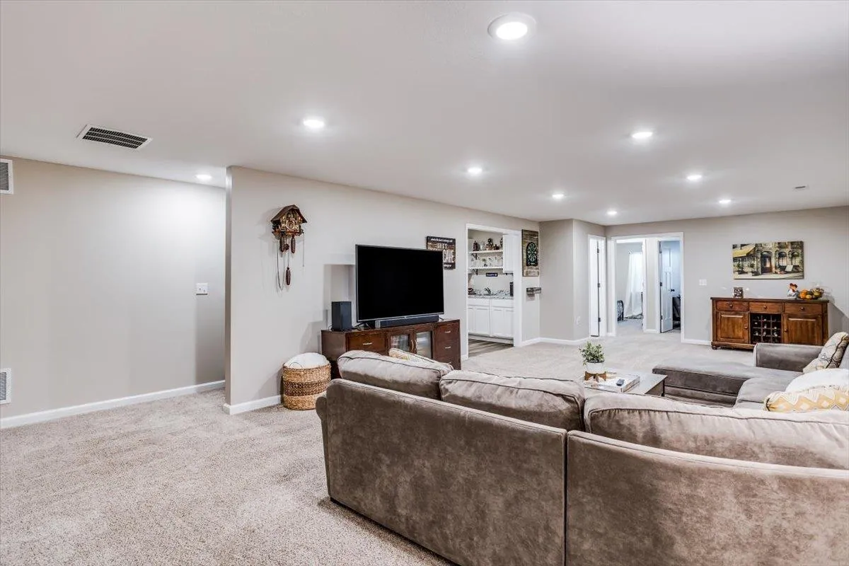 Derby, Kansas 67037, United States, 5 Bedrooms Bedrooms, ,3 BathroomsBathrooms,Residential,Pending,28830