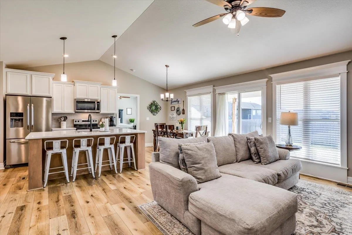 Derby, Kansas 67037, United States, 5 Bedrooms Bedrooms, ,3 BathroomsBathrooms,Residential,Pending,28830