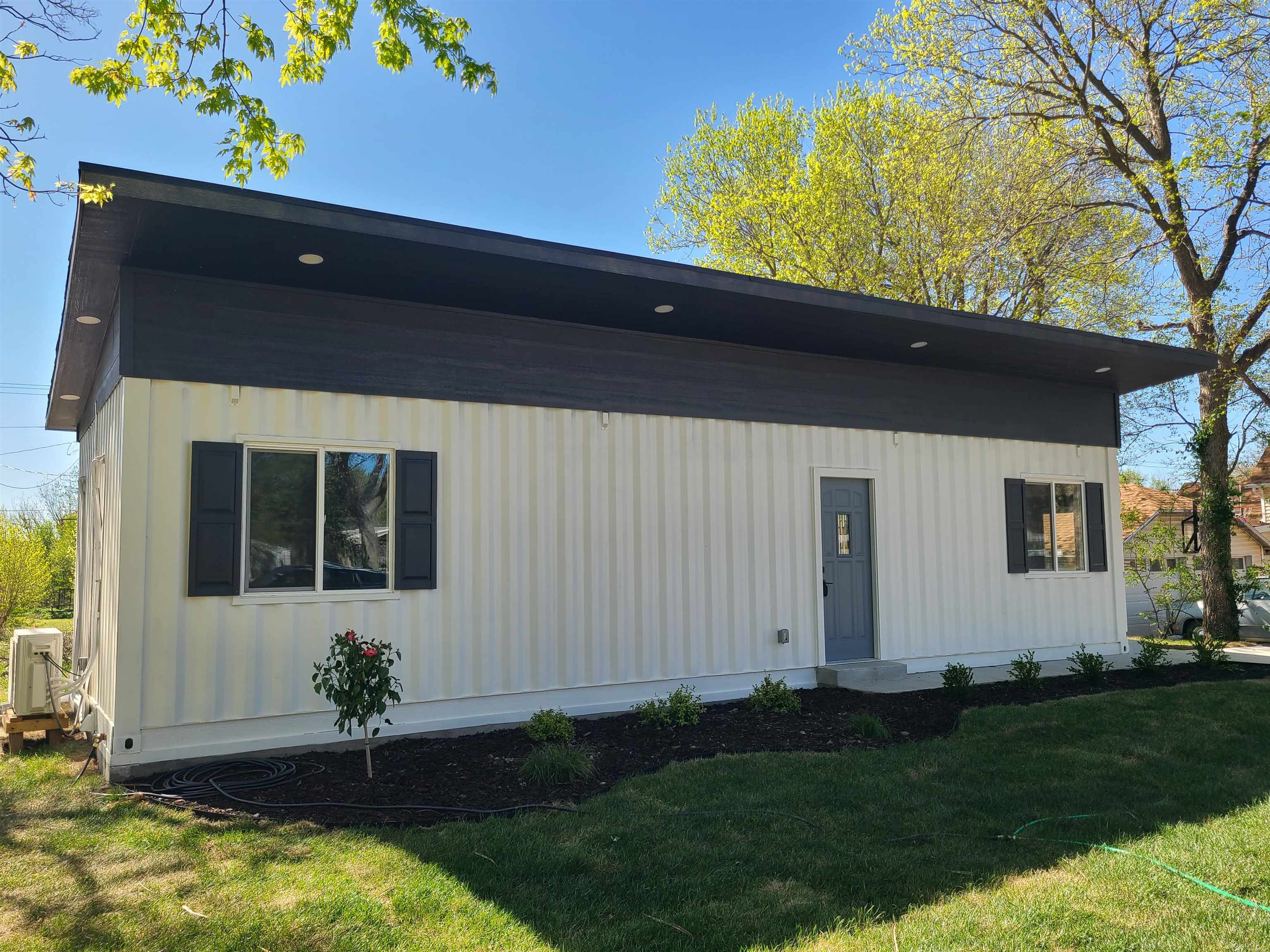 322 S Chestnut St, Lindsborg, Kansas image 1