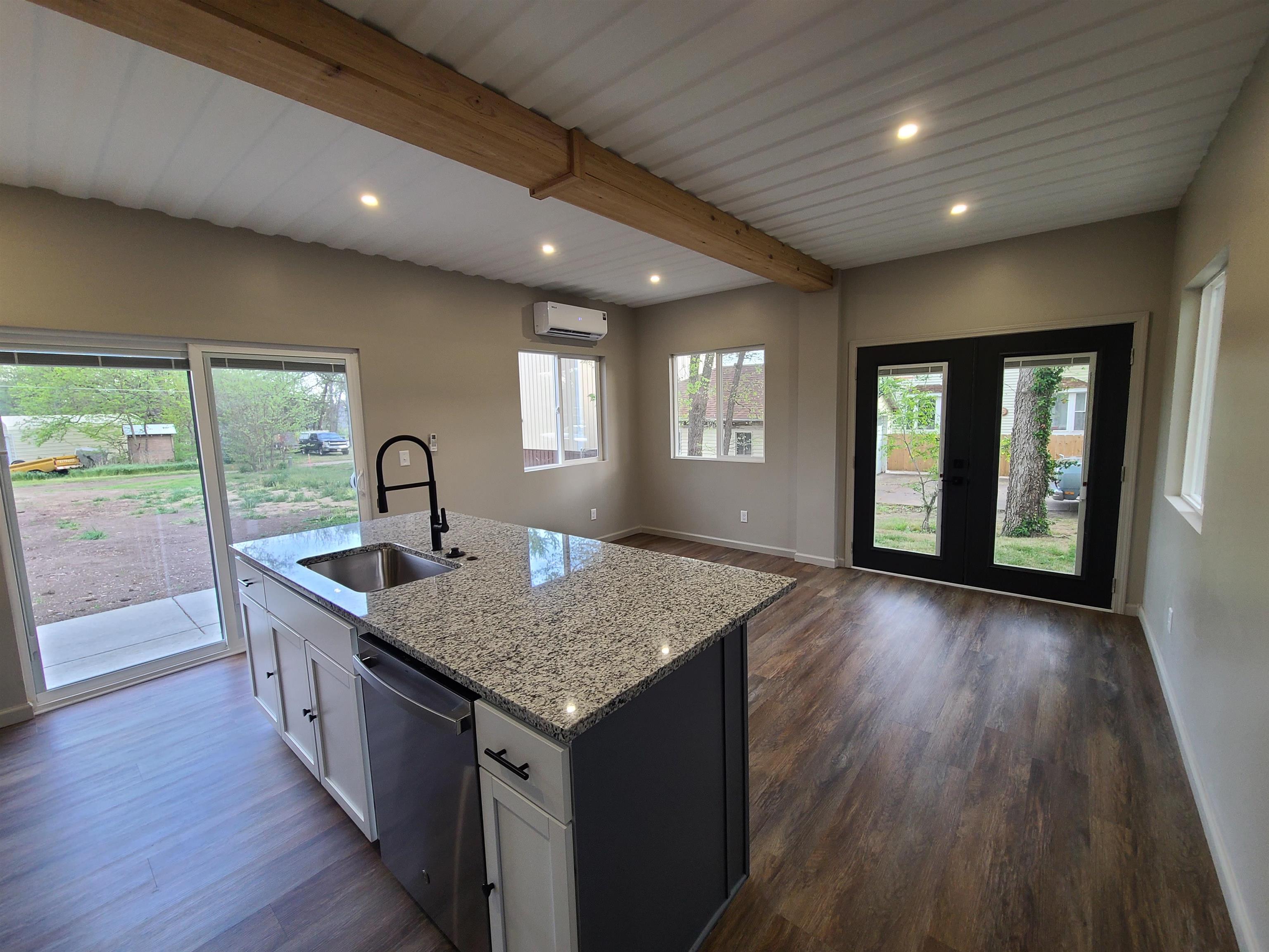 322 S Chestnut St, Lindsborg, Kansas image 2