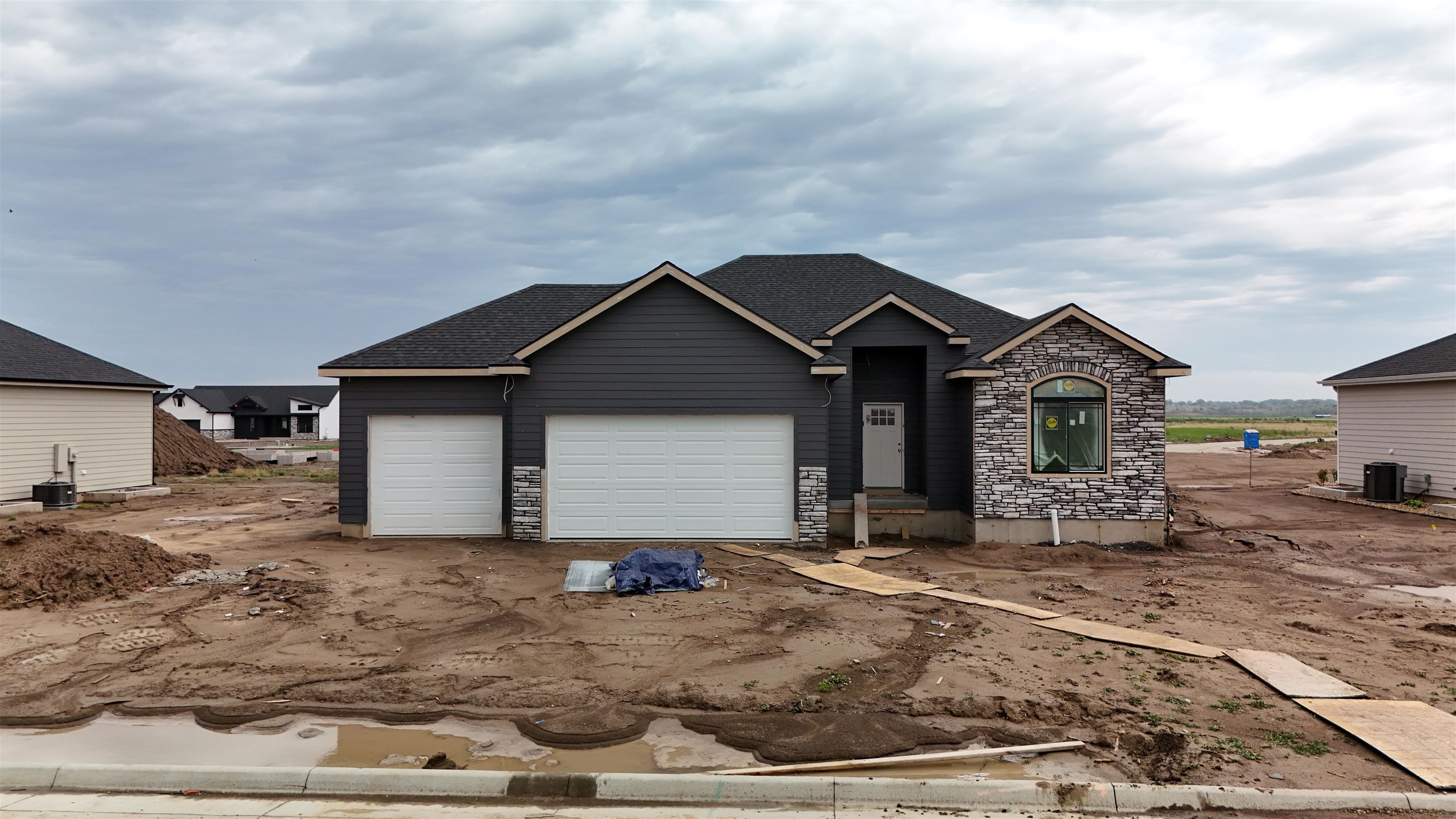 2907 Crystal Lake Dr, Salina, Kansas image 1