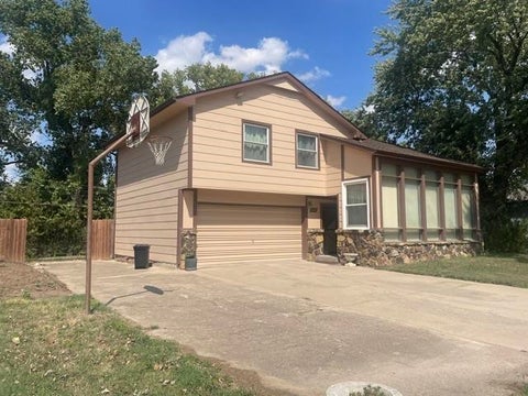 Homes For Sale - 3210 E Navajo Ln<br/> Sedgwick County, Wichita, KS 67216