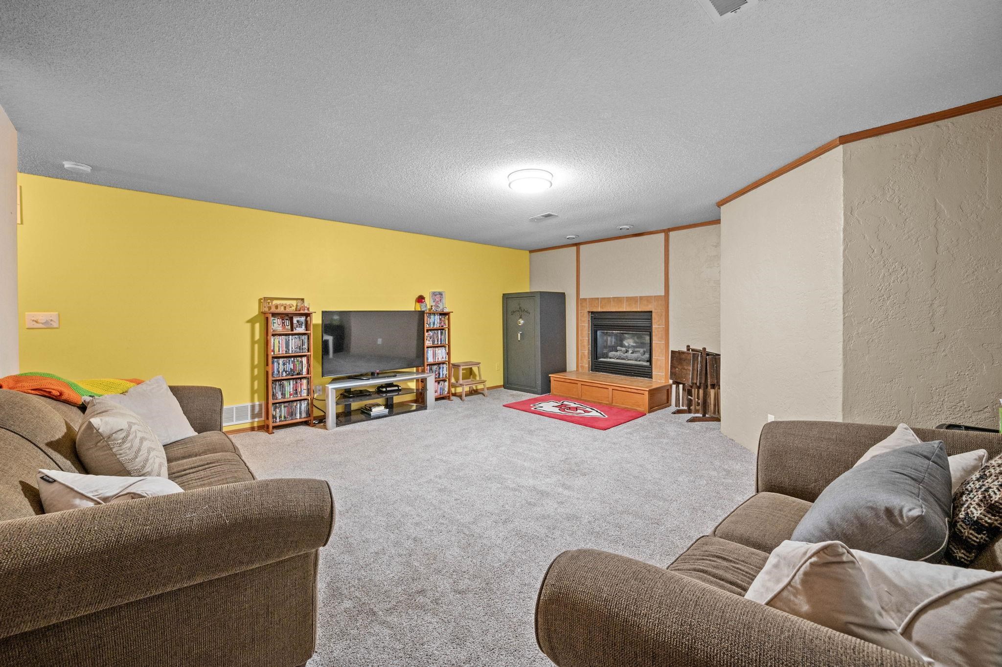 213 S Warren Ave, Rose Hill, Kansas image 17