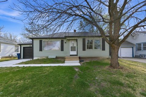 Homes For Sale - 1050 N Pinecrest St<br/> Sedgwick County, Wichita, KS 67208