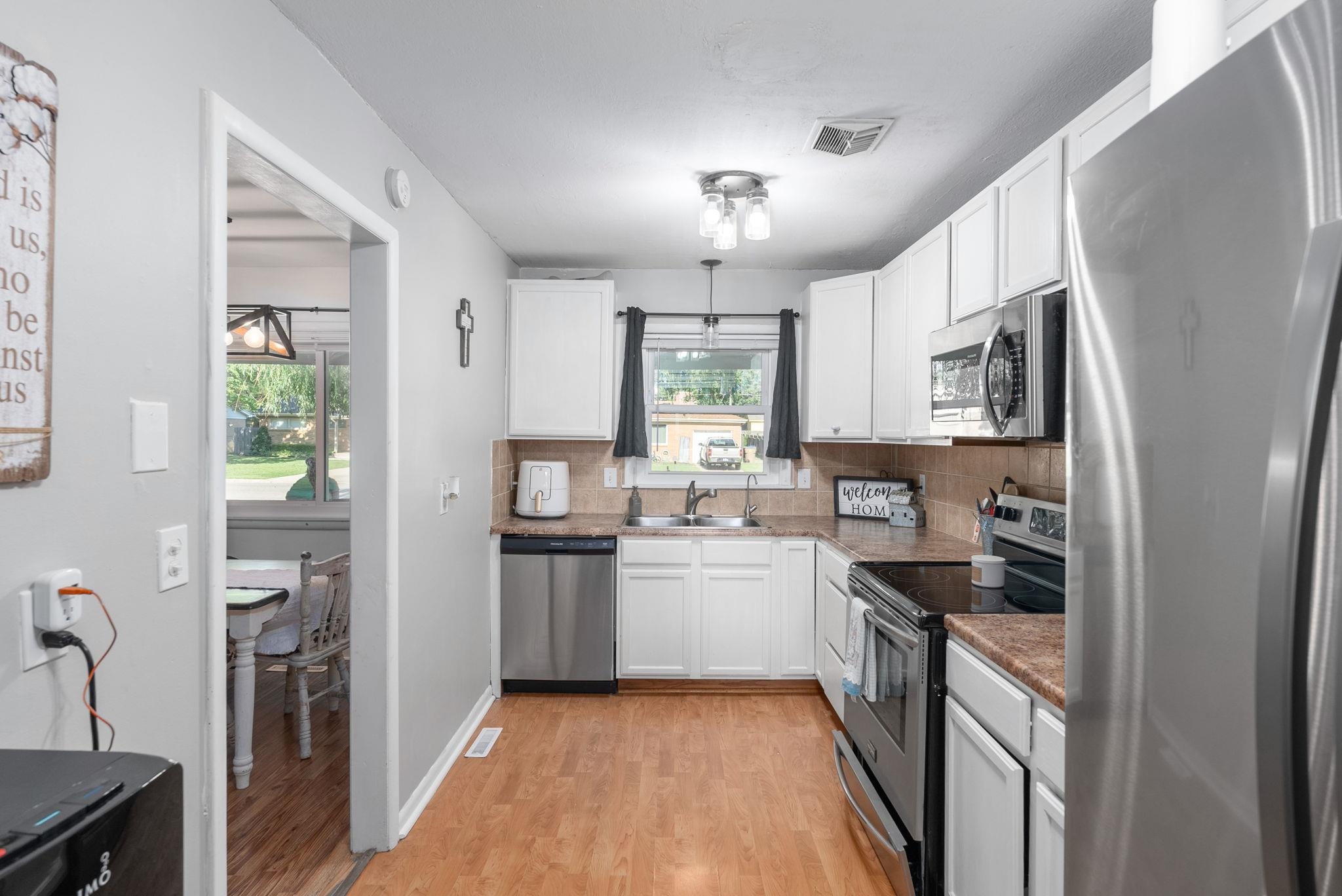 Derby, Kansas 67037, United States, 3 Bedrooms Bedrooms, ,1 BathroomBathrooms,Residential,Pending,54976