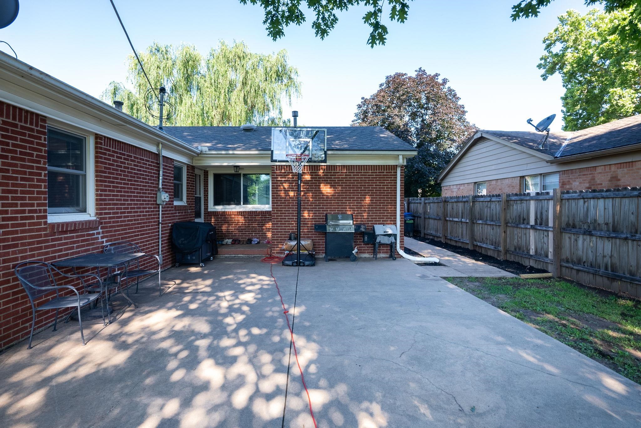 Derby, Kansas 67037, United States, 3 Bedrooms Bedrooms, ,1 BathroomBathrooms,Residential,Pending,54976