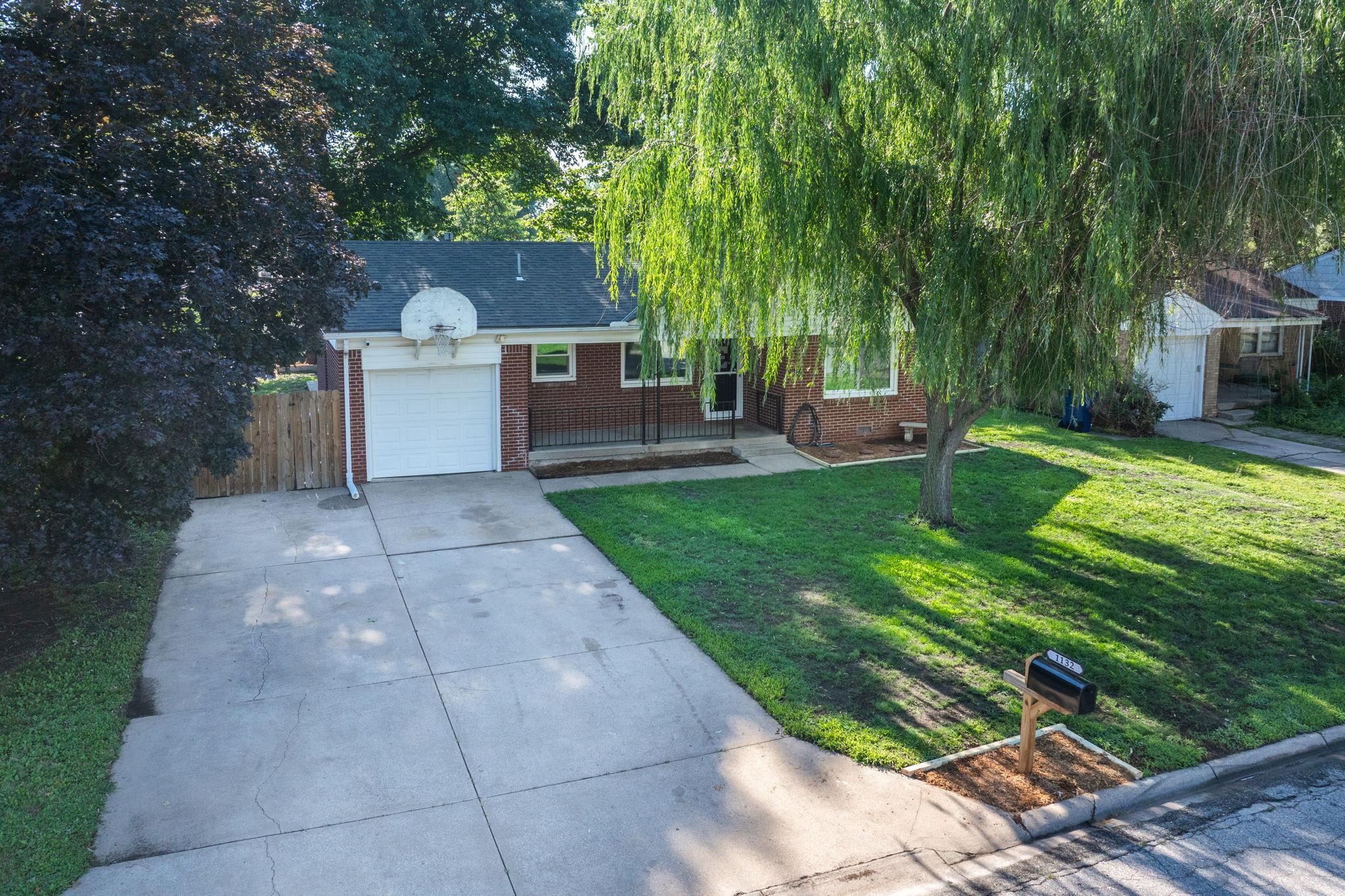 Derby, Kansas 67037, United States, 3 Bedrooms Bedrooms, ,1 BathroomBathrooms,Residential,Pending,54976