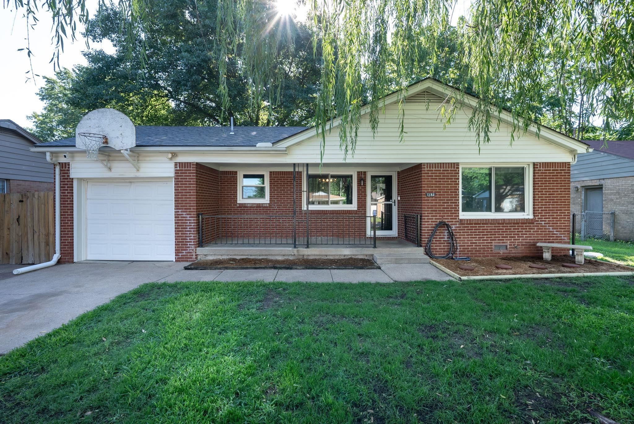 Derby, Kansas 67037, United States, 3 Bedrooms Bedrooms, ,1 BathroomBathrooms,Residential,Pending,54976