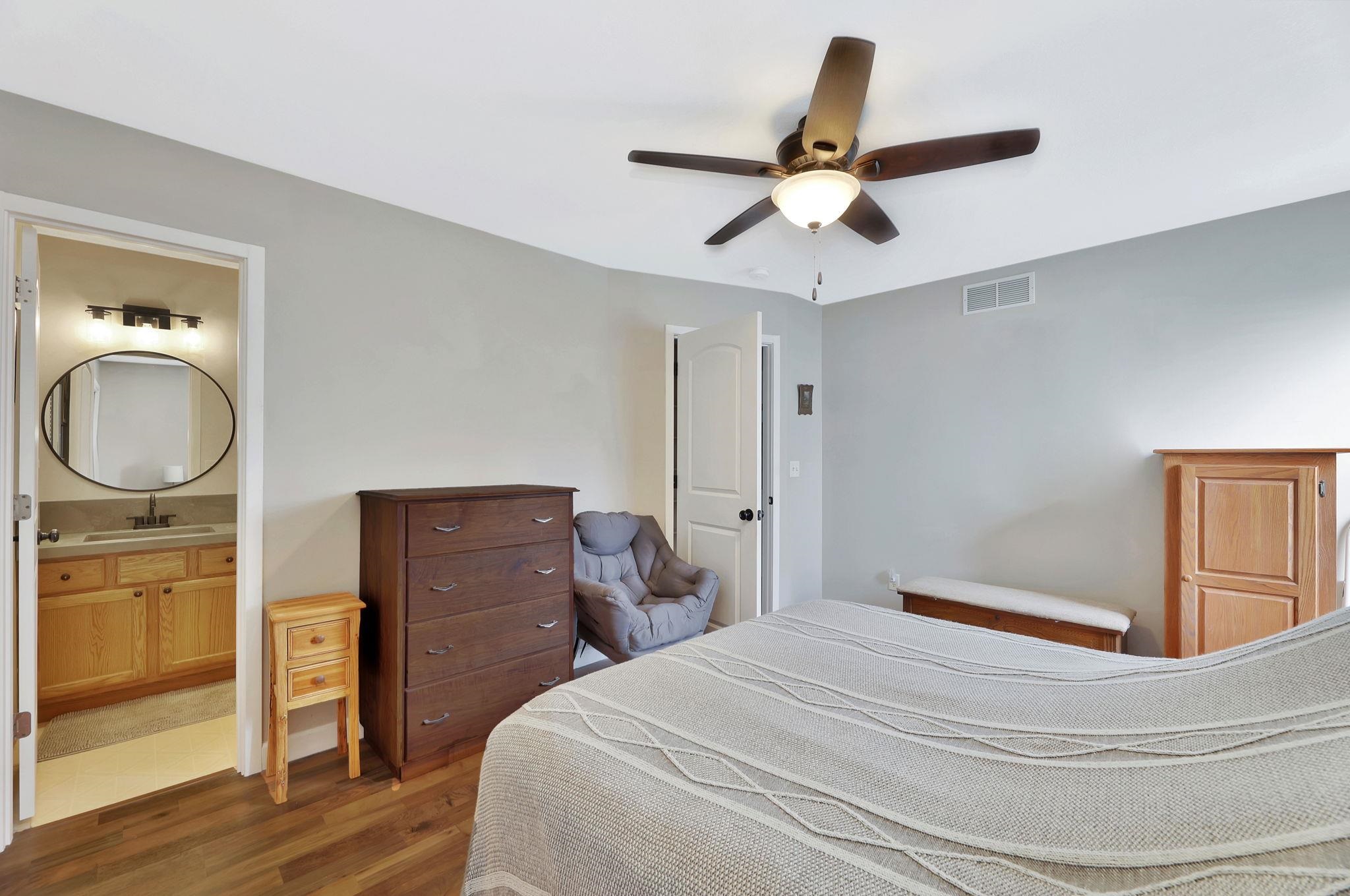 510 Clover Ln, Hesston, Kansas image 12