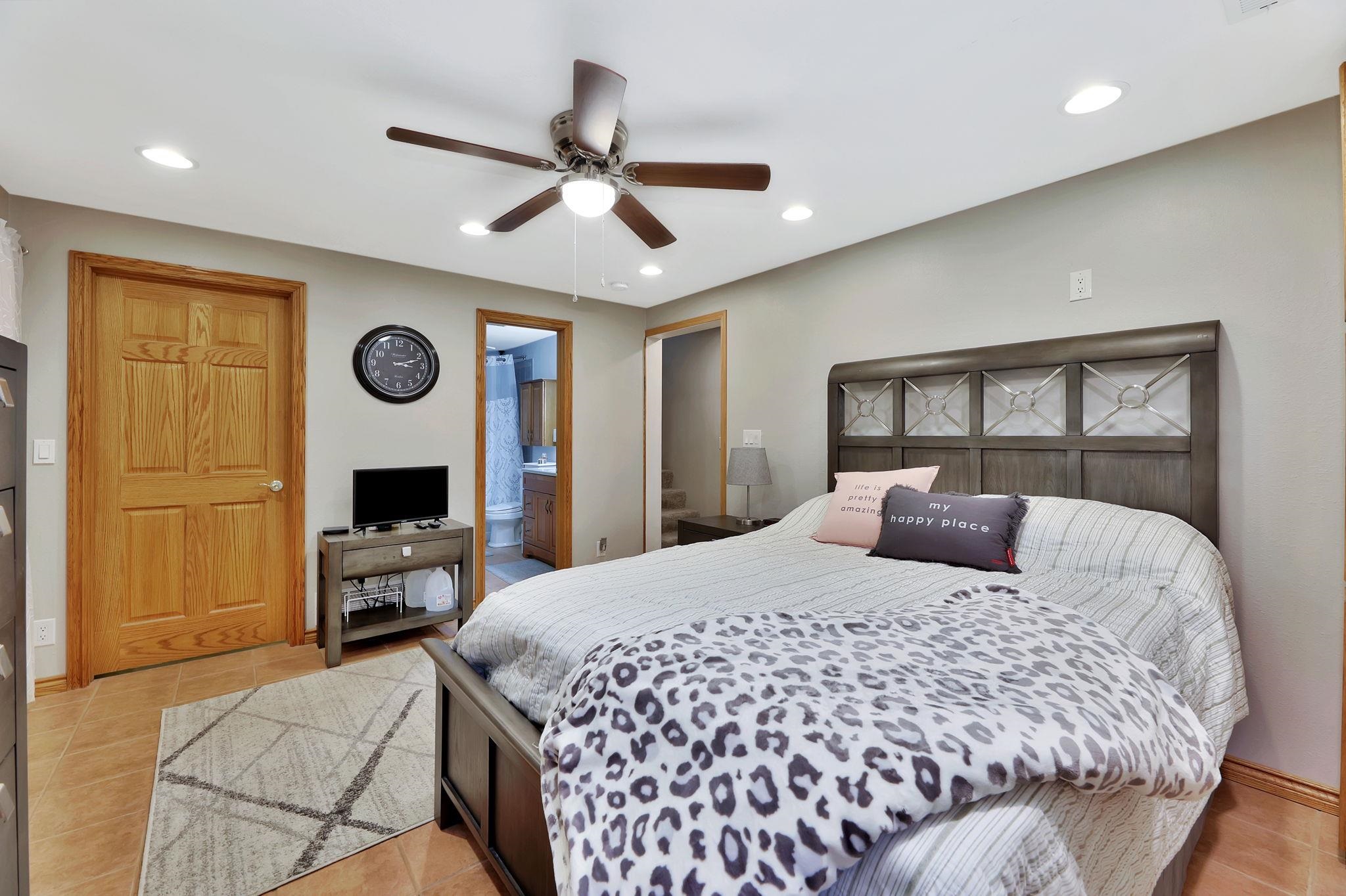 510 Clover Ln, Hesston, Kansas image 19